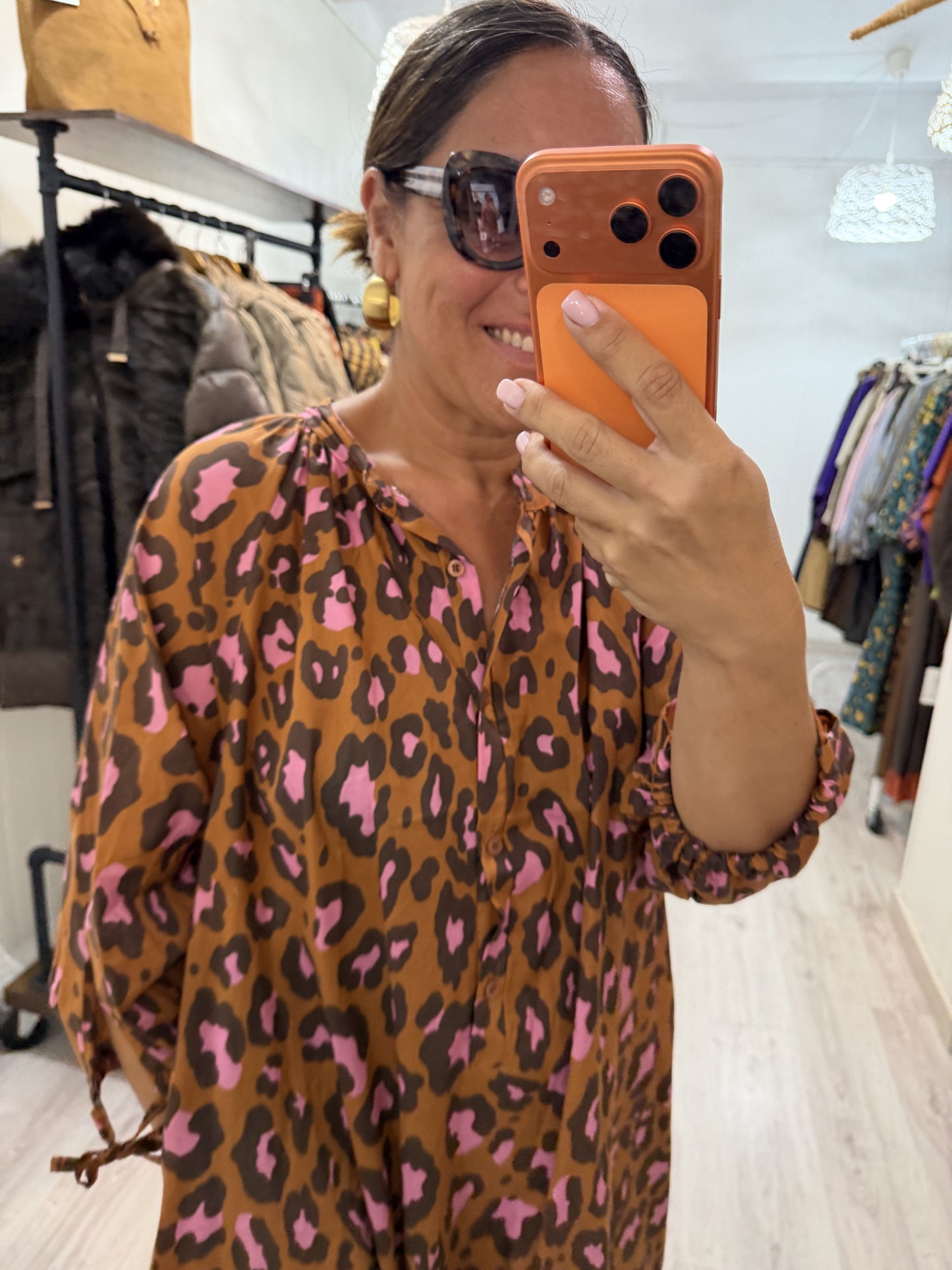 Vestido Leopardo contrastes caldera y fucsia