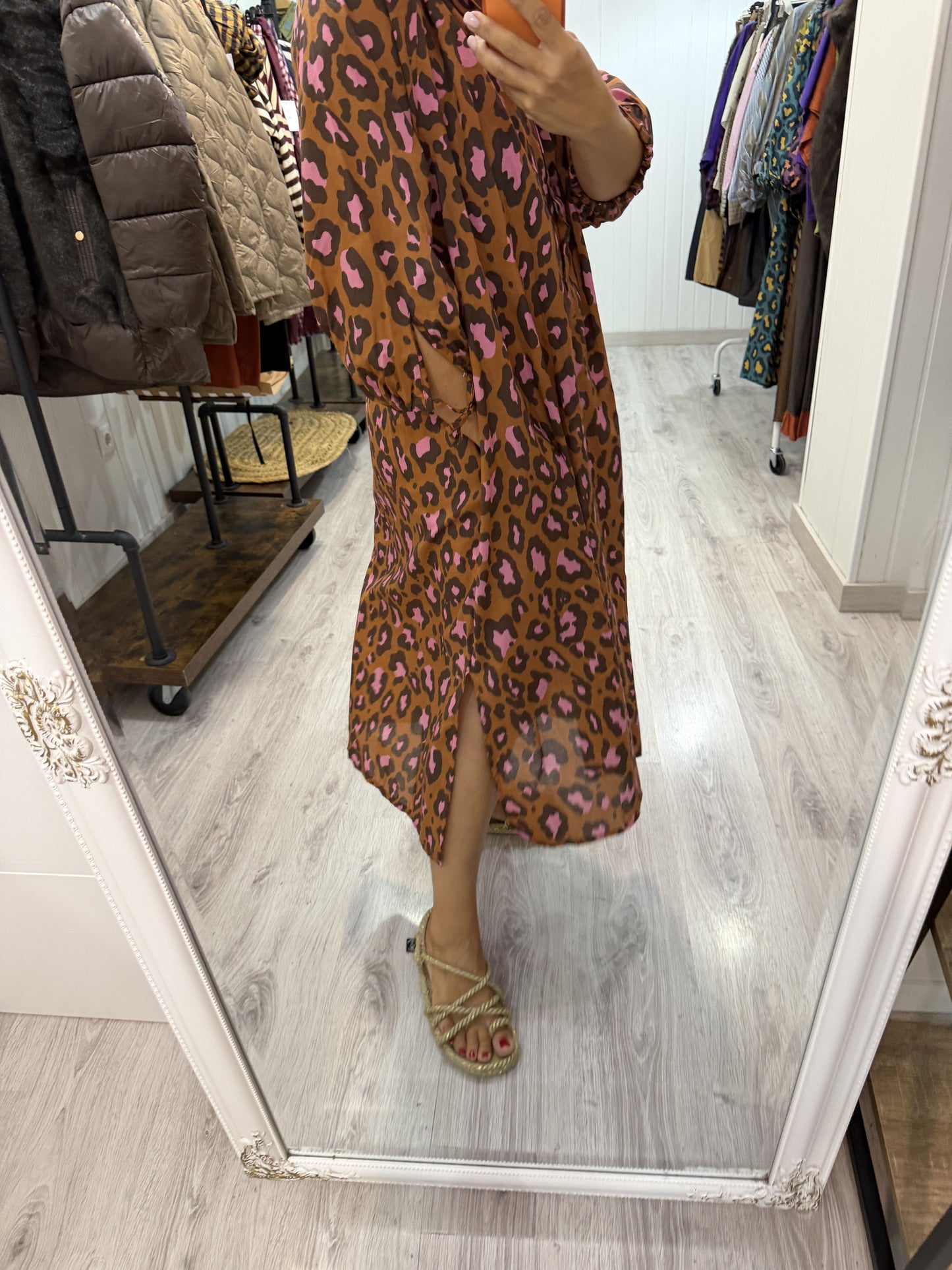Vestido Leopardo contrastes caldera y fucsia