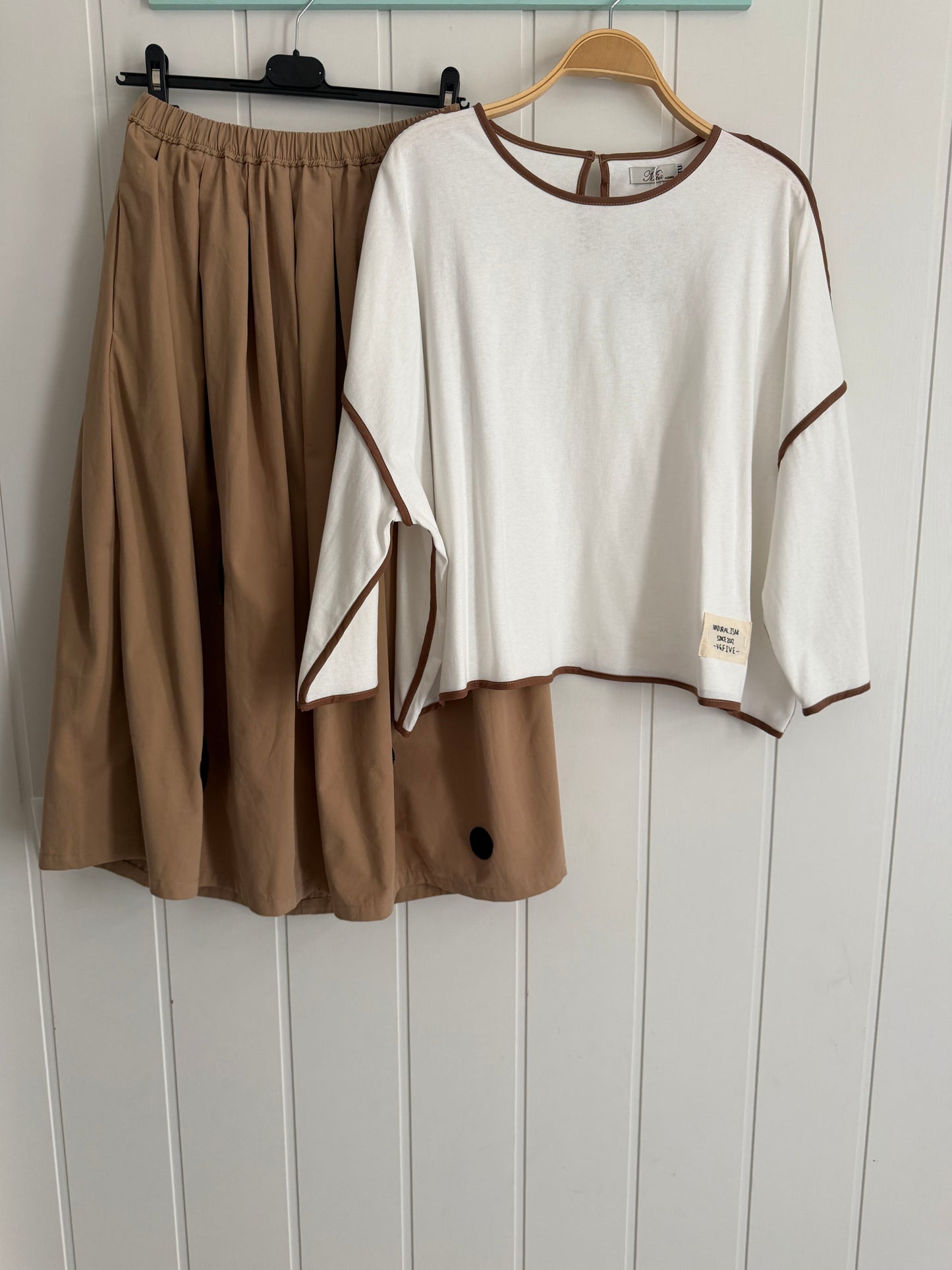 Camiseta Zuri blanca