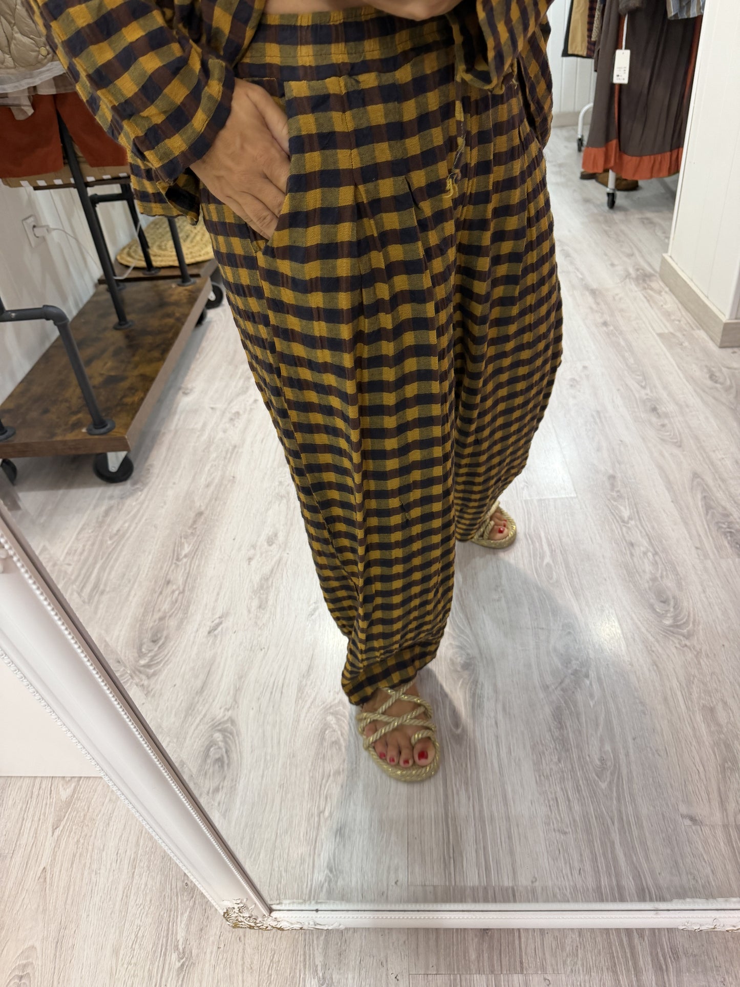 Pantalón Vichy obsession mostaza y chocolate