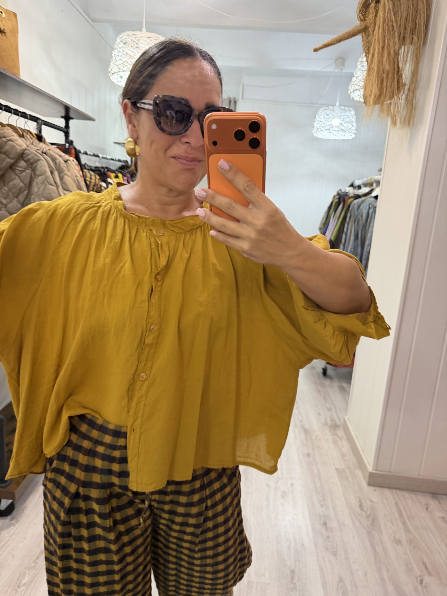 Blusa Akira mostaza