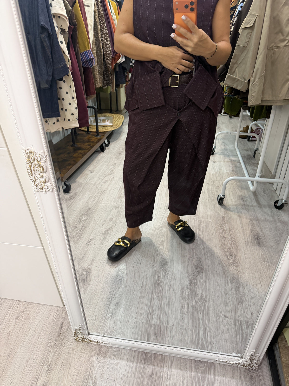 Pantalón Gina jeans burdeos