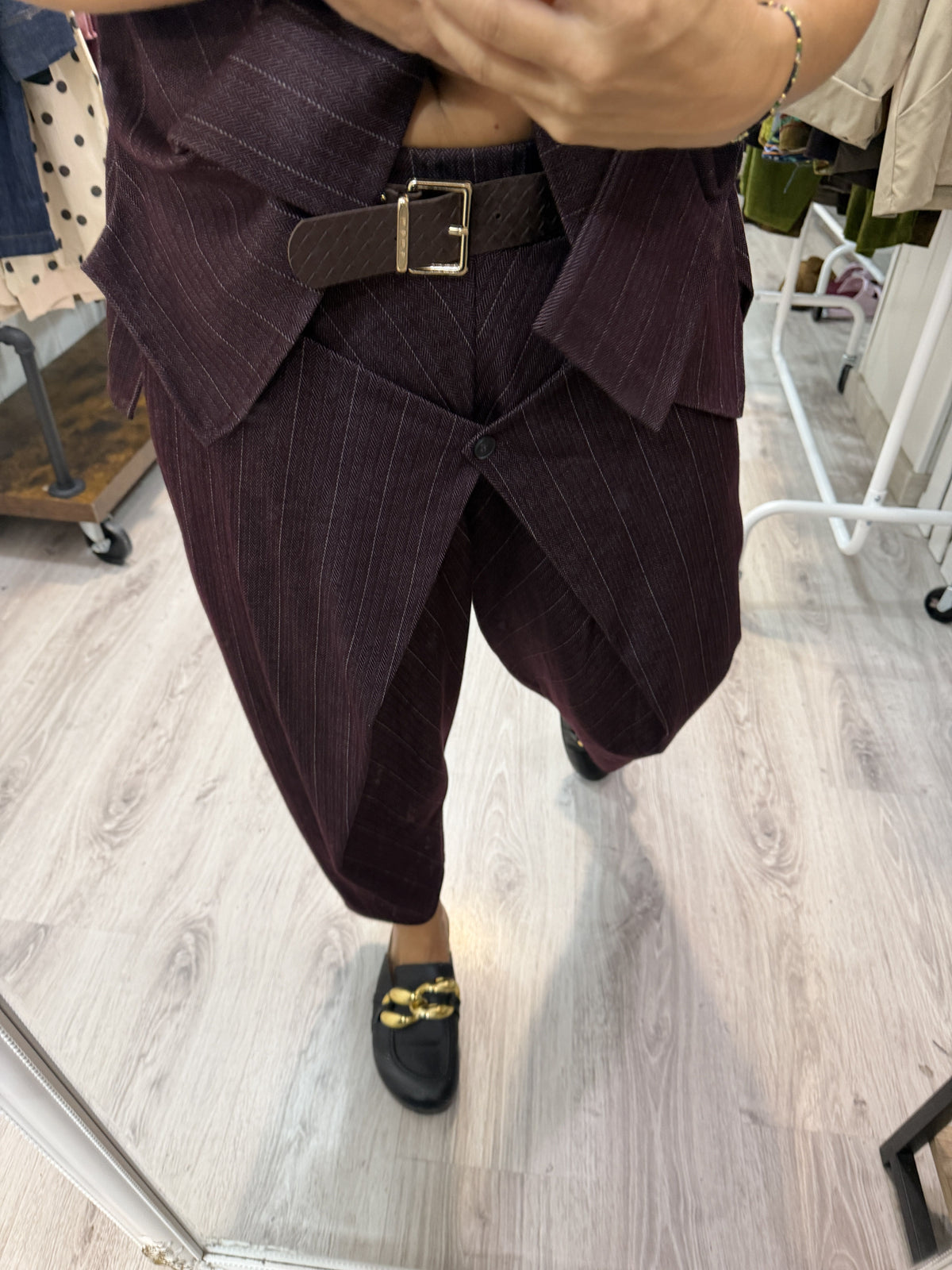Pantalón Gina jeans burdeos