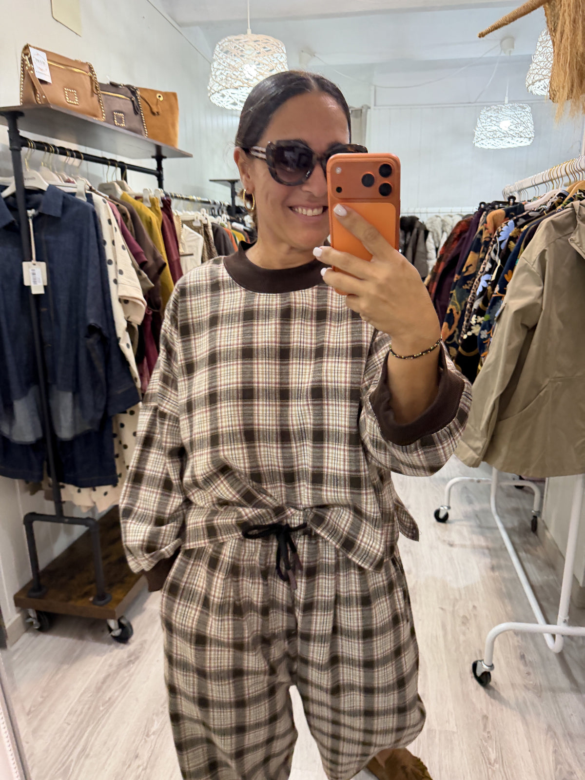 Conjunto Aiko tartan chocolate, beige y burdeos