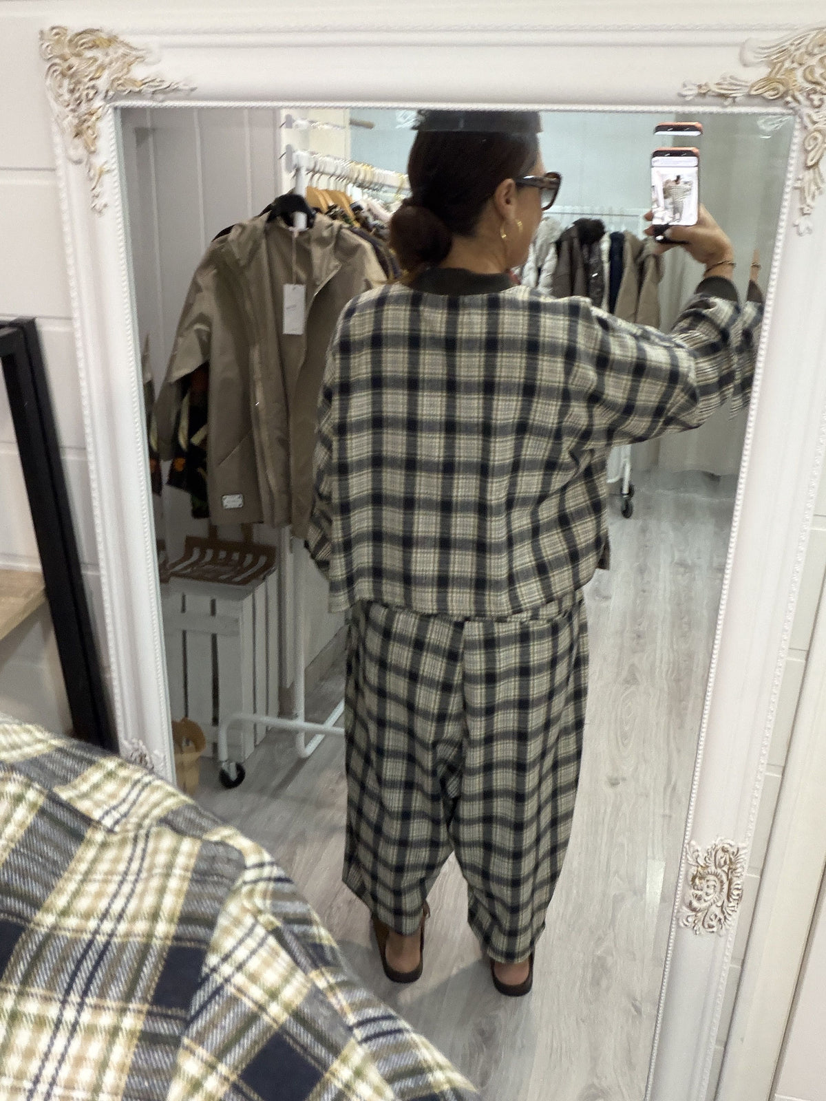 Conjunto Aiko tartan marino, kaki y beige