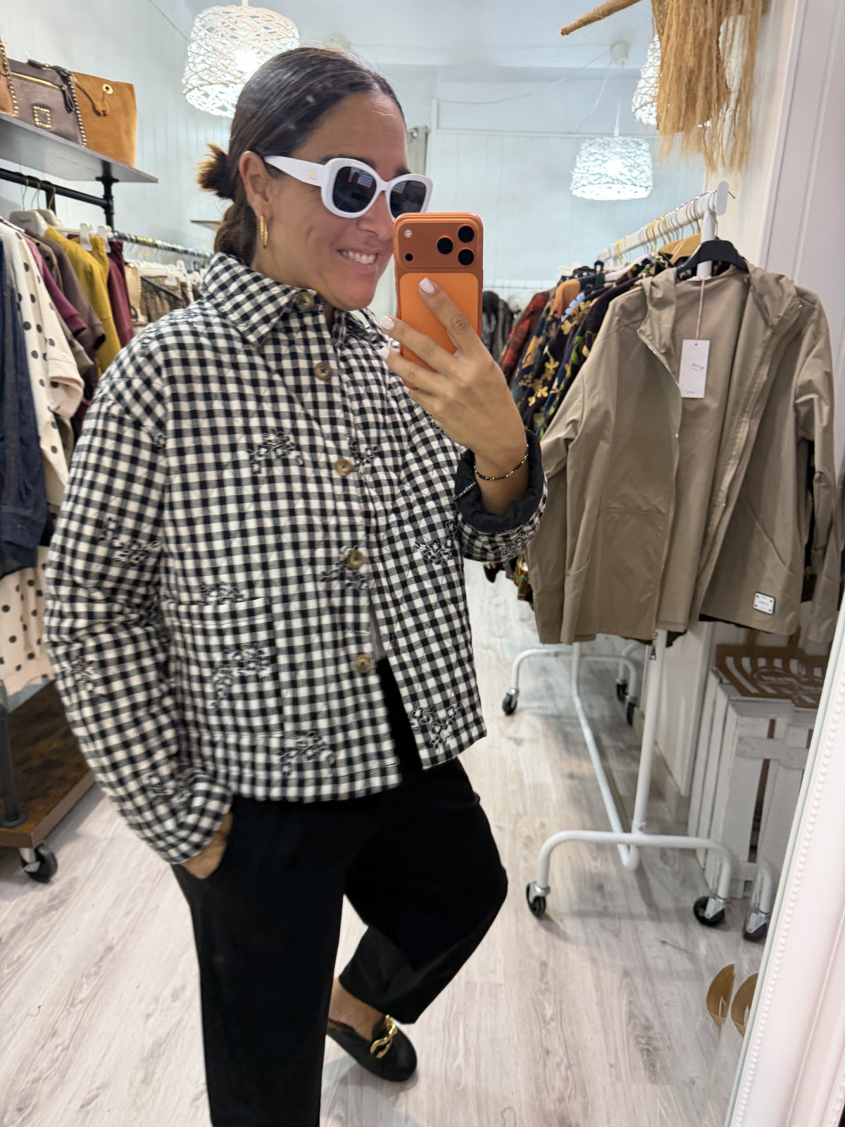 Chaqueta Vichy y flores negro