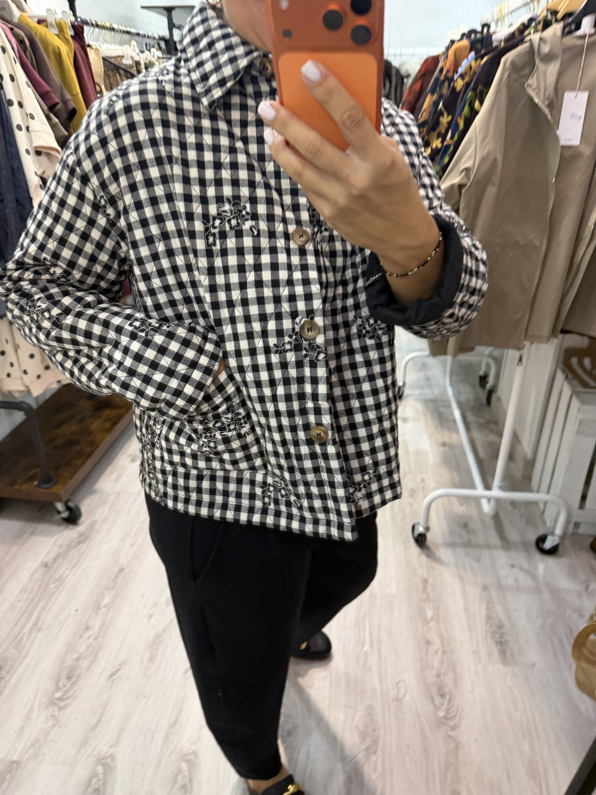 Chaqueta Vichy y flores negro