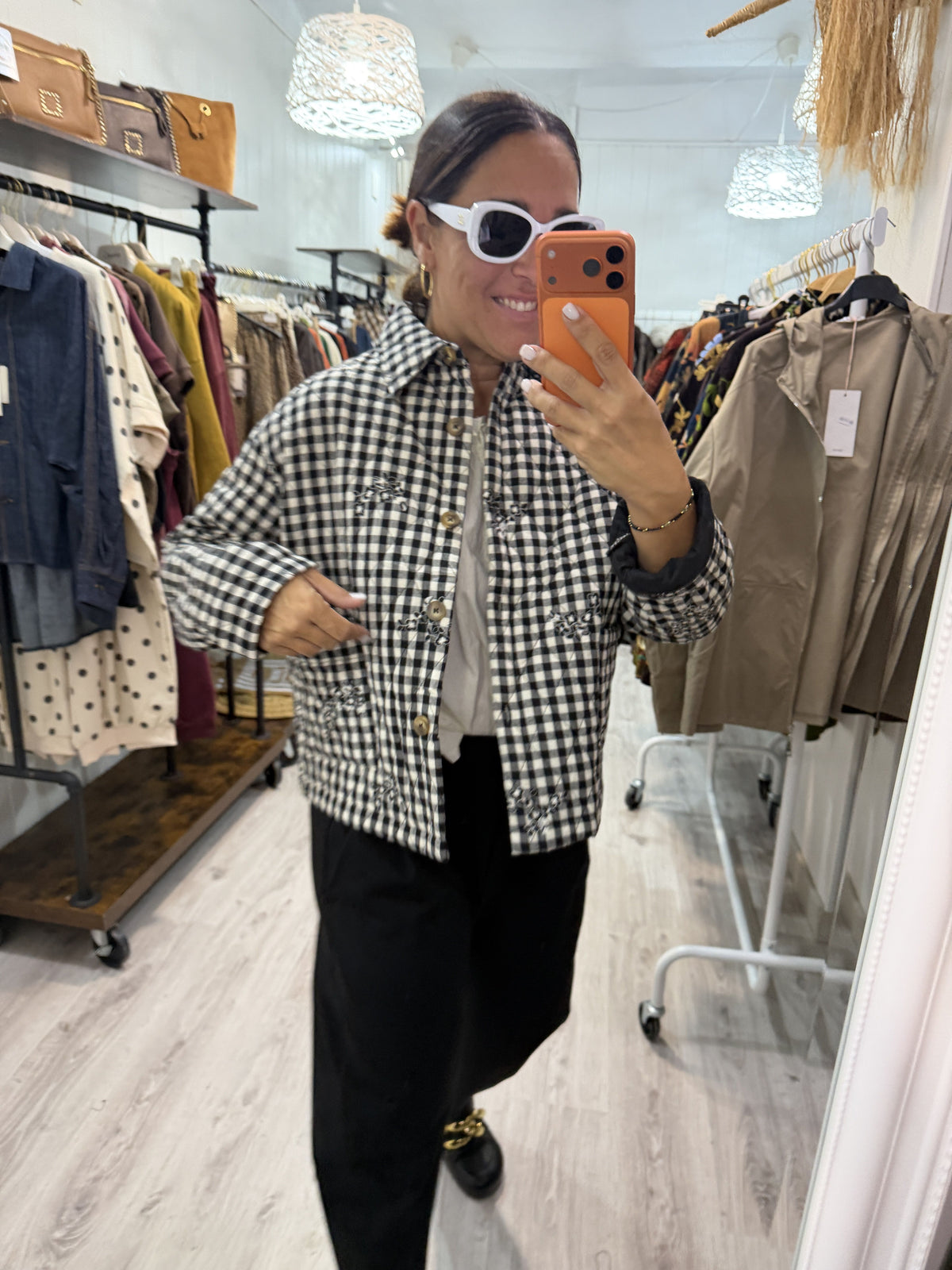 Chaqueta Vichy y flores negro
