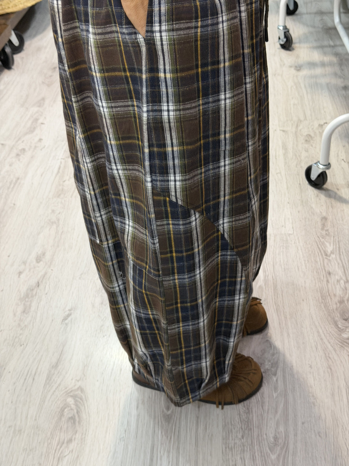 Pantalón Sapporo azul, chocolate y amarillo