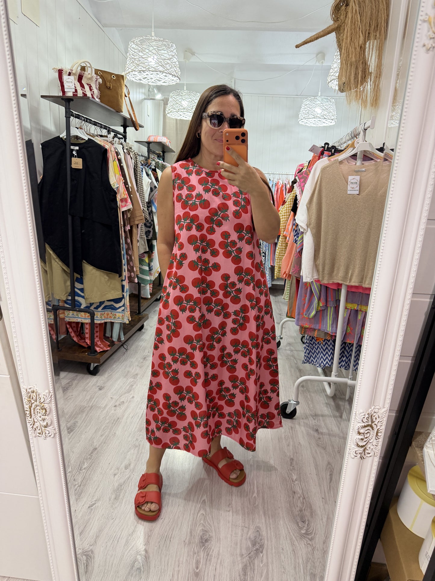 Vestido Tomates en rama rosa sin mangas