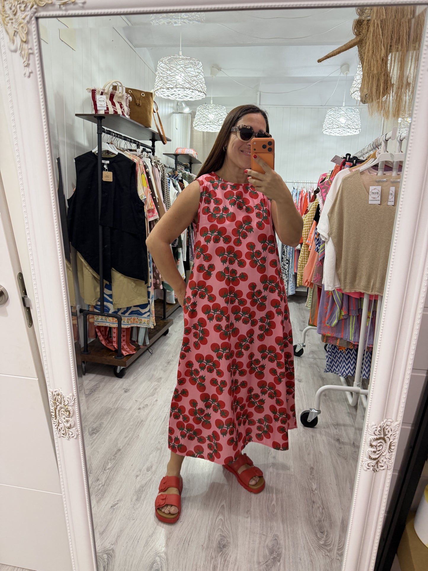 Vestido Tomates en rama rosa sin mangas