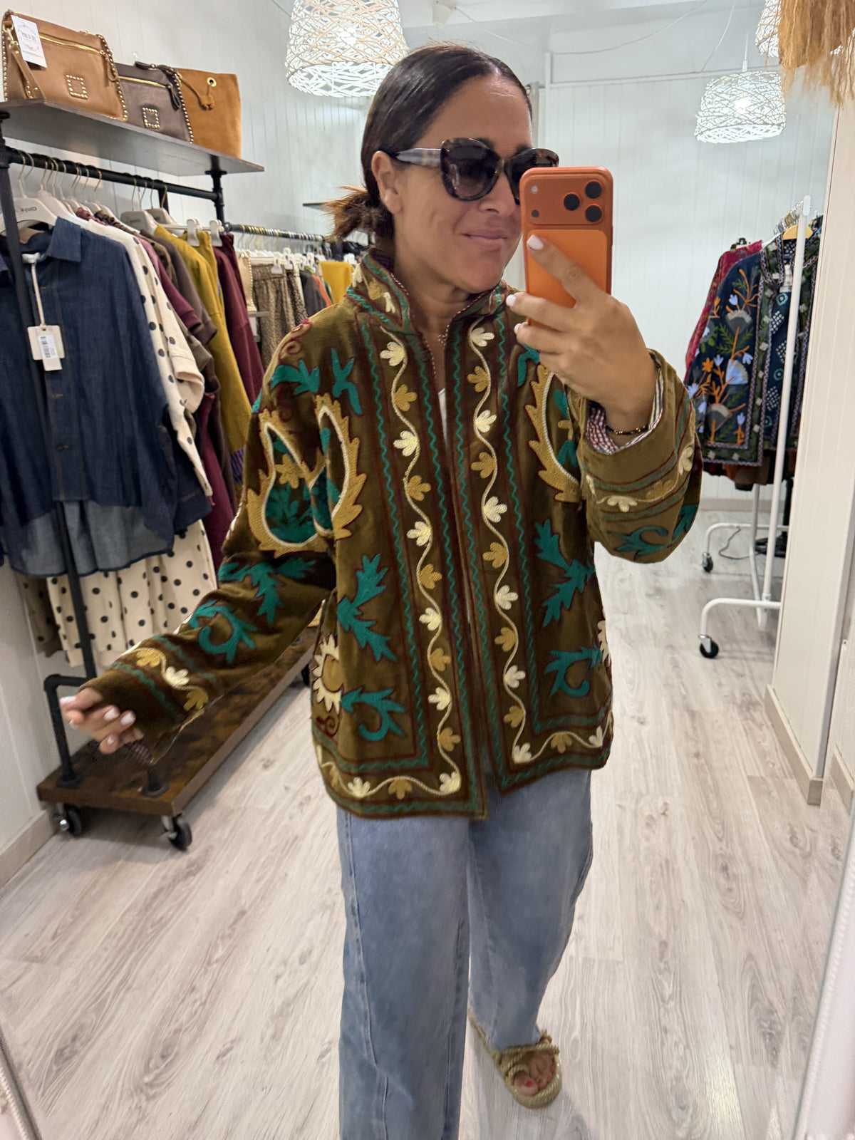 Chaqueta Suzani terciopelo bordada kaki, mostaza, verde