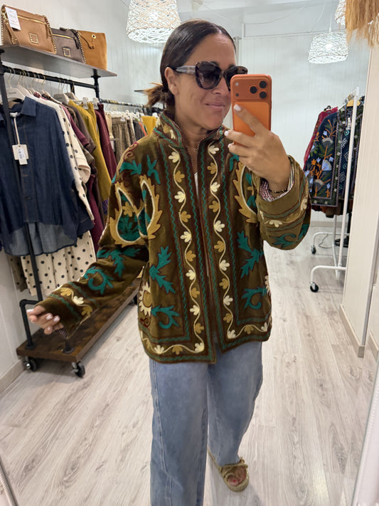 Chaqueta Suzani terciopelo bordada kaki, mostaza, verde