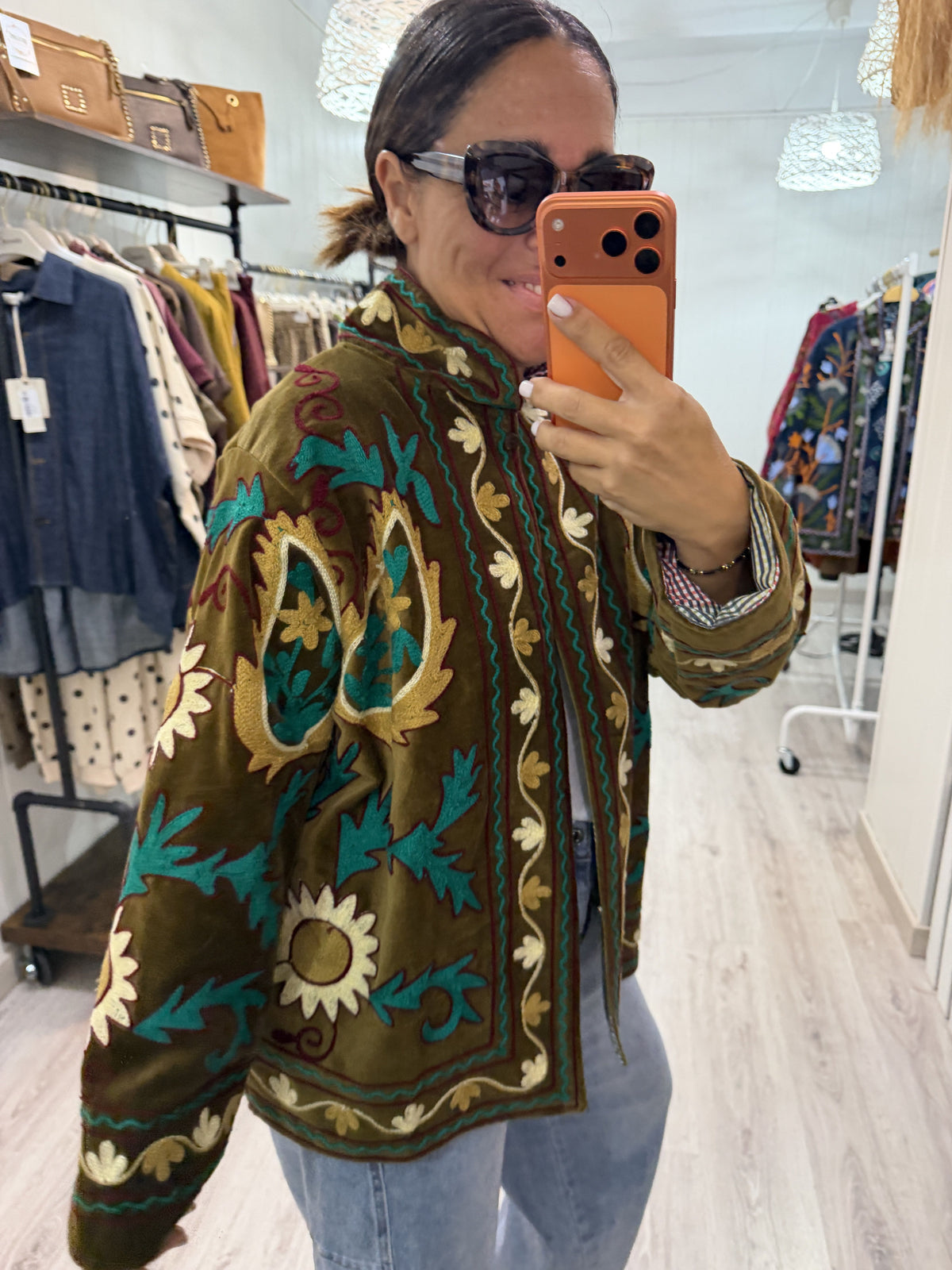 Chaqueta Suzani terciopelo bordada kaki, mostaza, verde