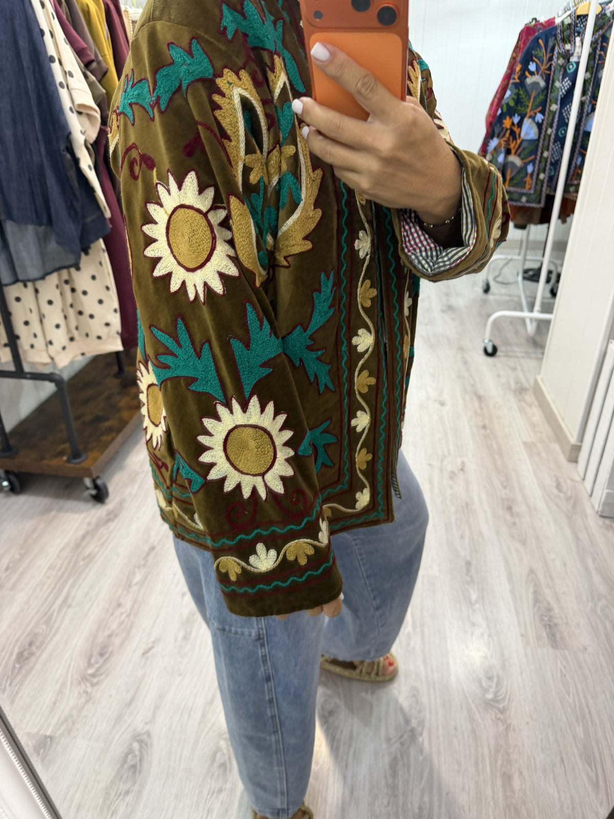 Chaqueta Suzani terciopelo bordada kaki, mostaza, verde