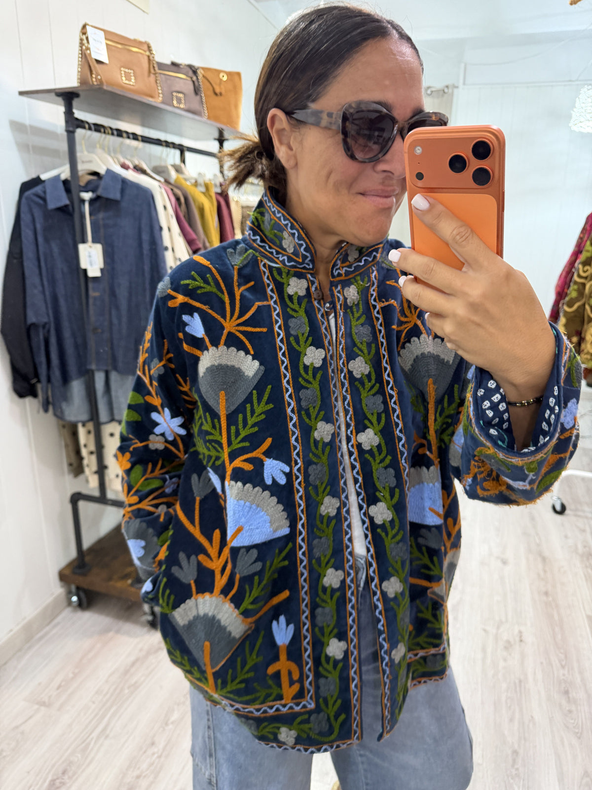 Chaqueta Suzani terciopelo bordada marino, cielo, gris
