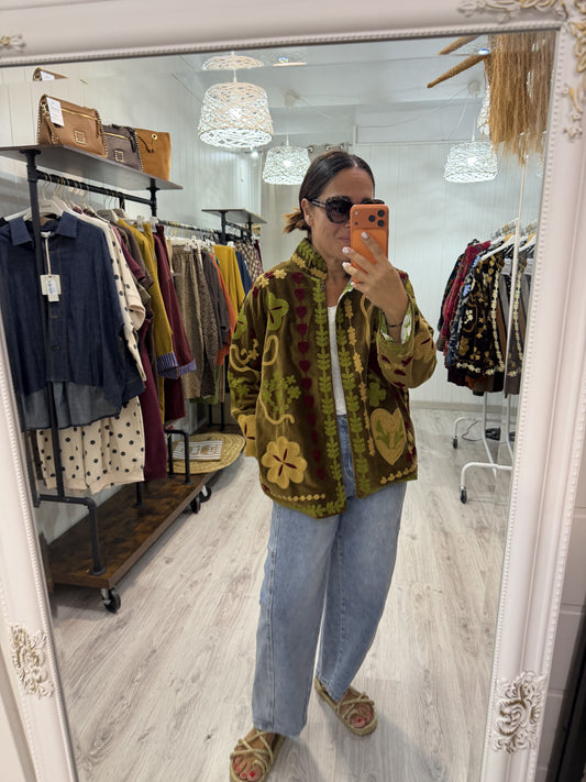 Chaqueta Suzani terciopelo bordada kaki, burdeos y mostaza