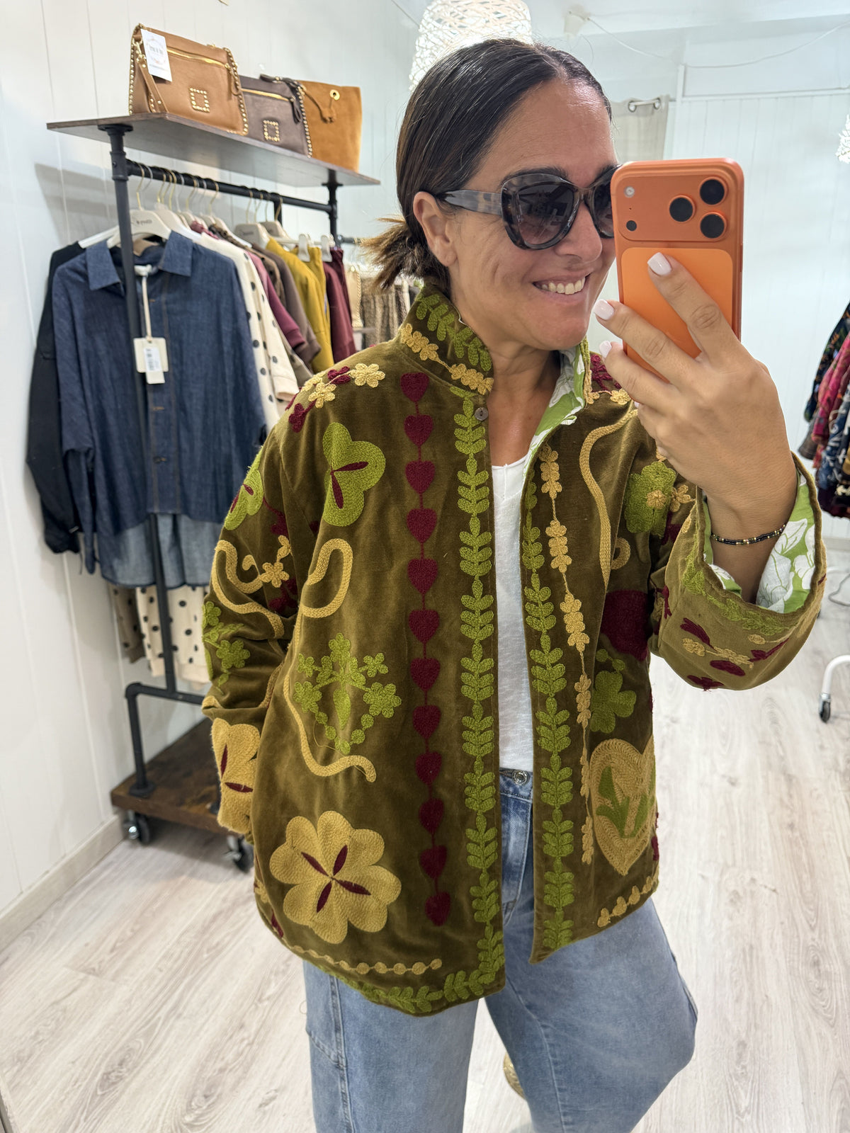 Chaqueta Suzani terciopelo bordada kaki, burdeos y mostaza