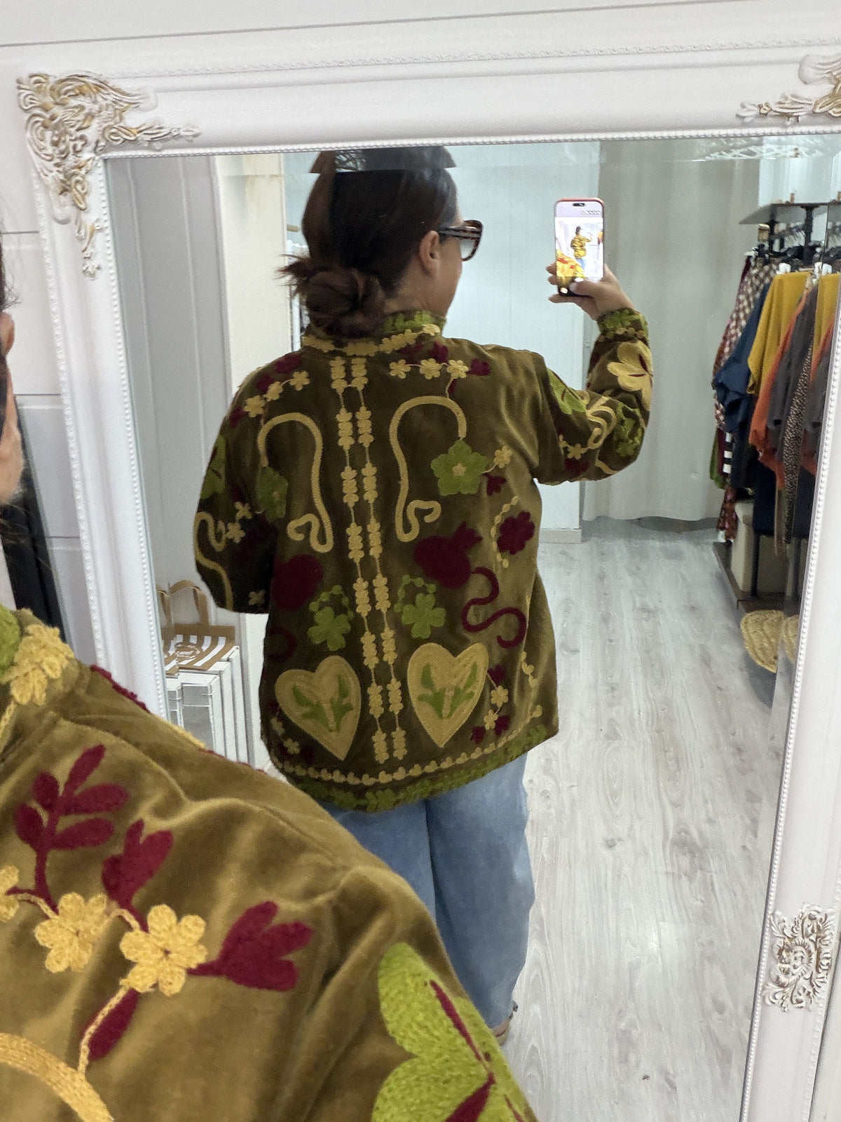 Chaqueta Suzani terciopelo bordada kaki, burdeos y mostaza