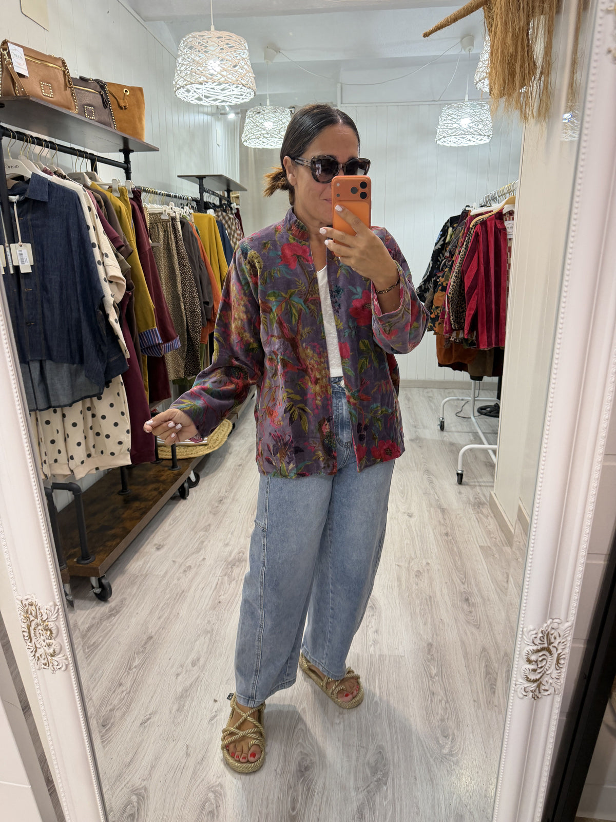 Chaqueta Suzani terciopelo estampado flores violeta