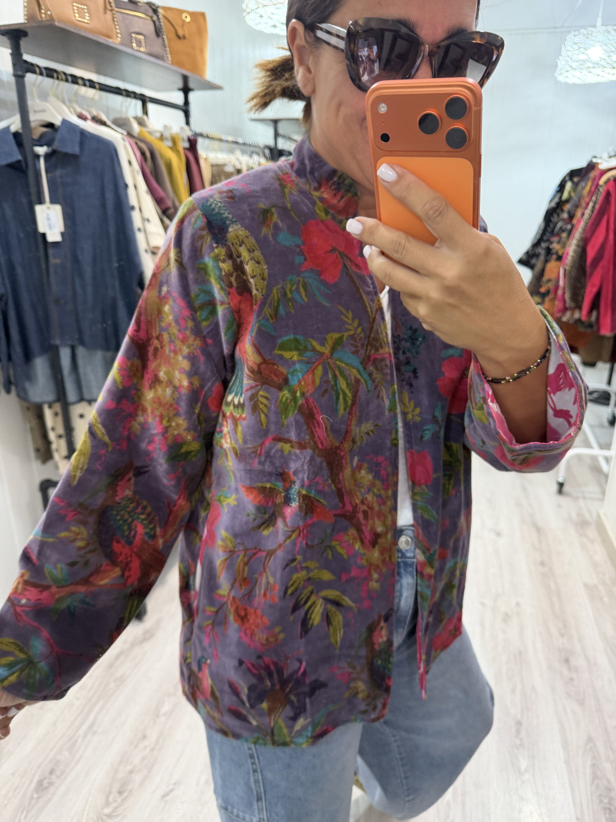 Chaqueta Suzani terciopelo estampado flores violeta