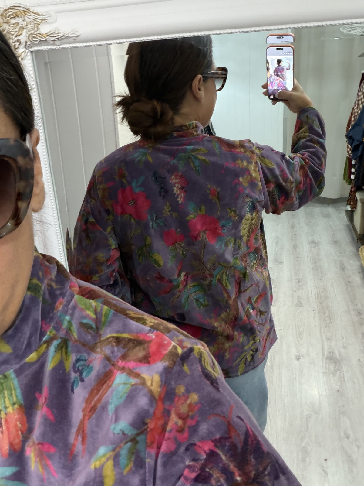Chaqueta Suzani terciopelo estampado flores violeta