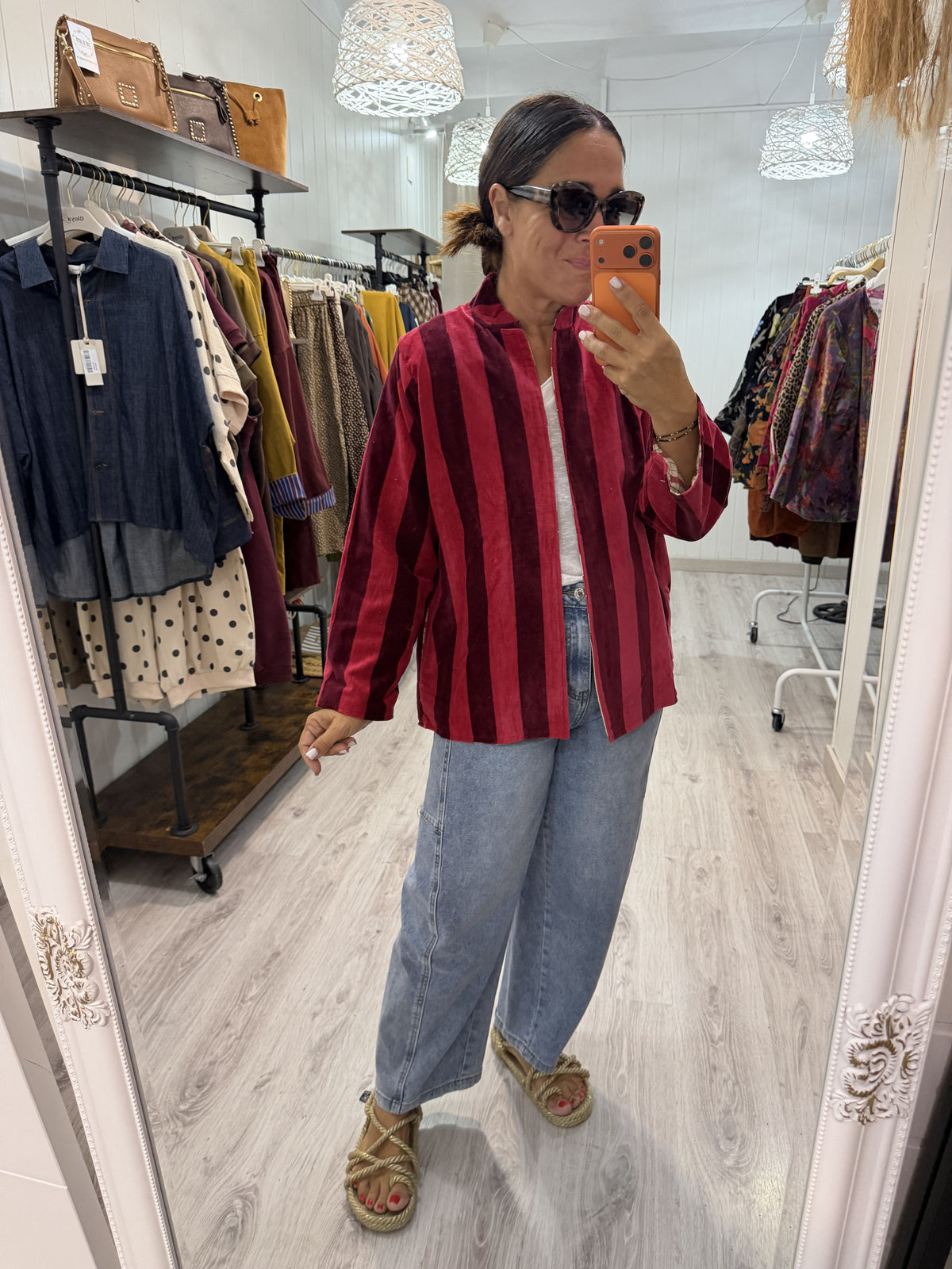 Chaqueta Suzani terciopelo estampado rayas burdeos y fucsia