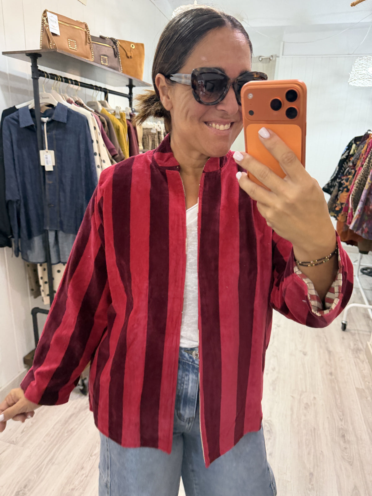 Chaqueta Suzani terciopelo estampado rayas burdeos y fucsia