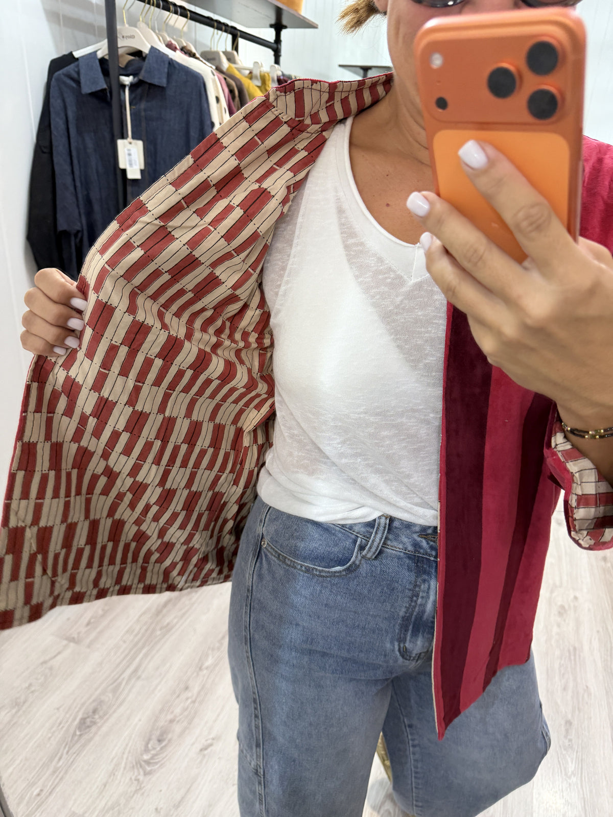 Chaqueta Suzani terciopelo estampado rayas burdeos y fucsia