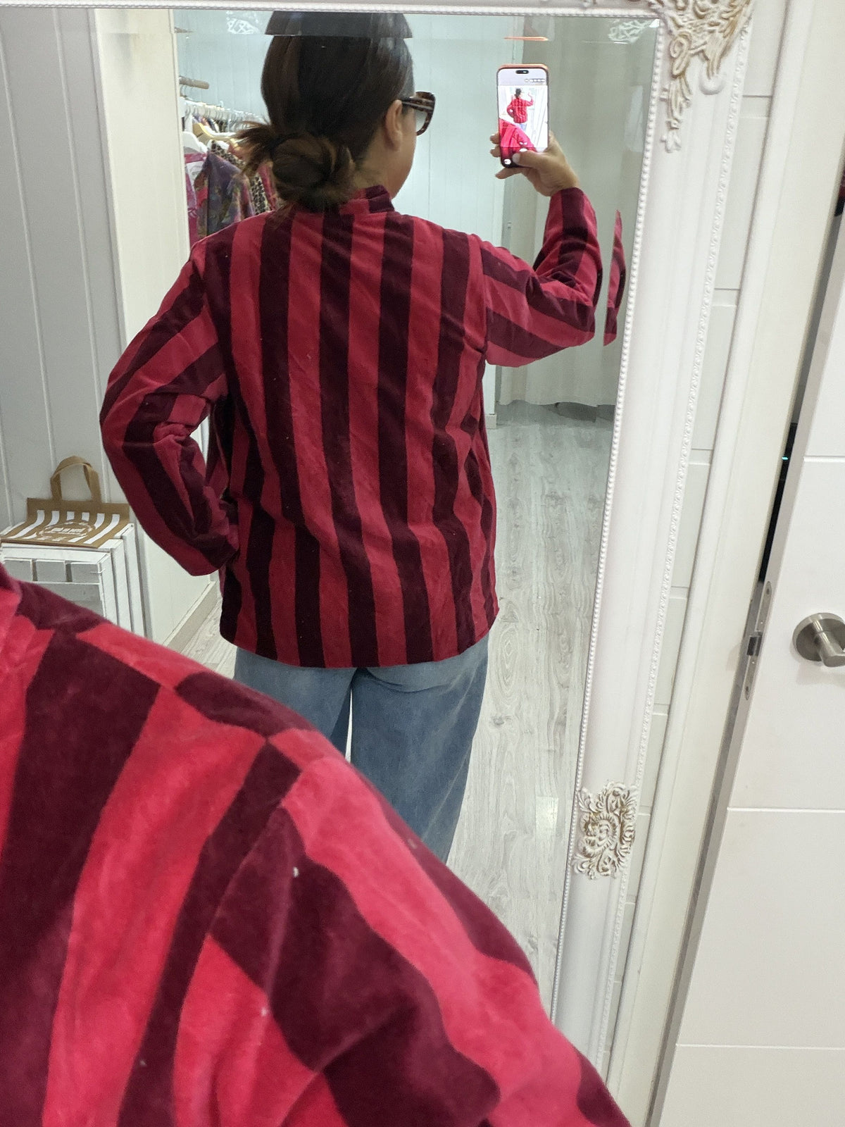 Chaqueta Suzani terciopelo estampado rayas burdeos y fucsia