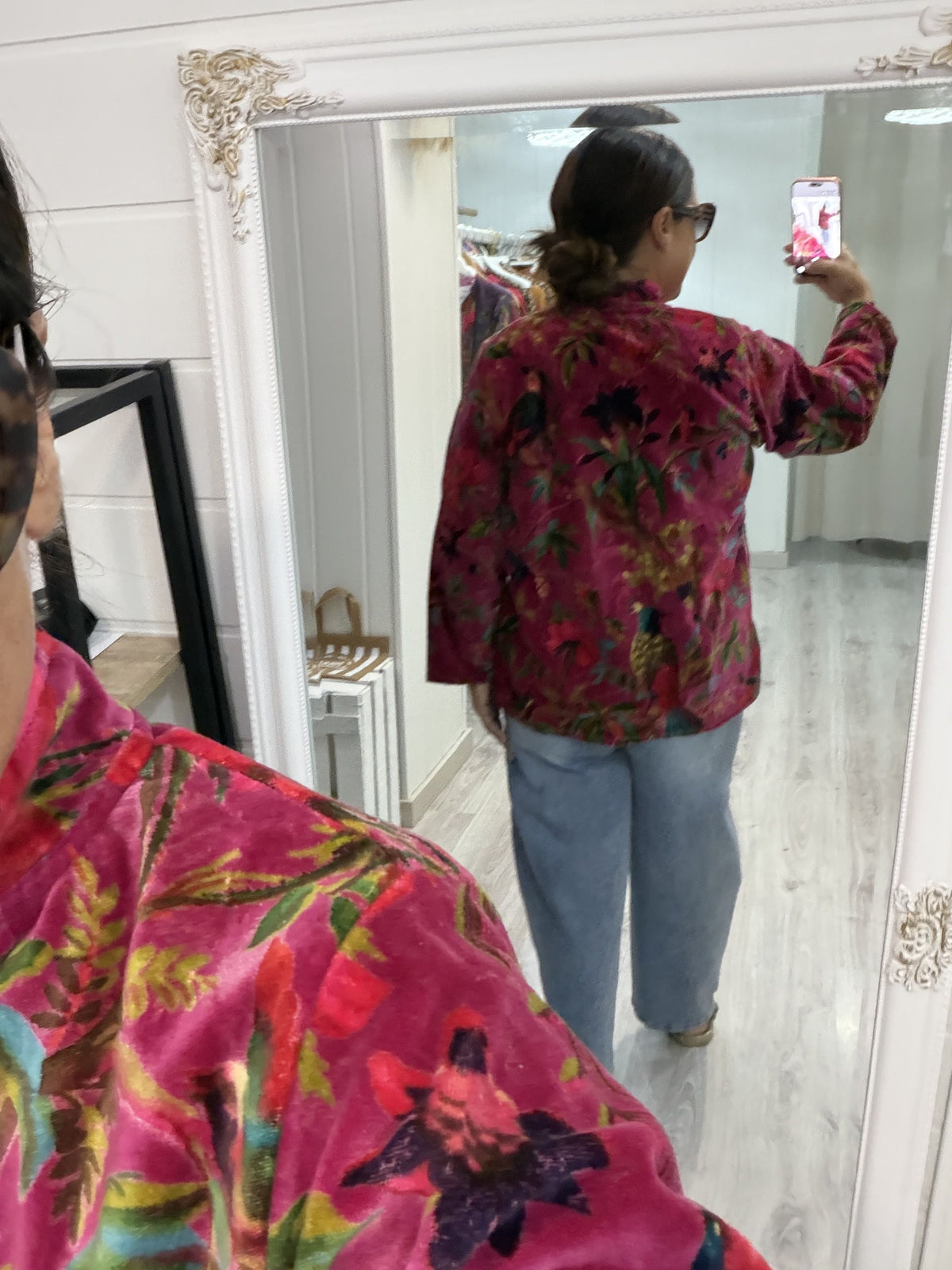 Chaqueta Suzani terciopelo estampado flores fucsia