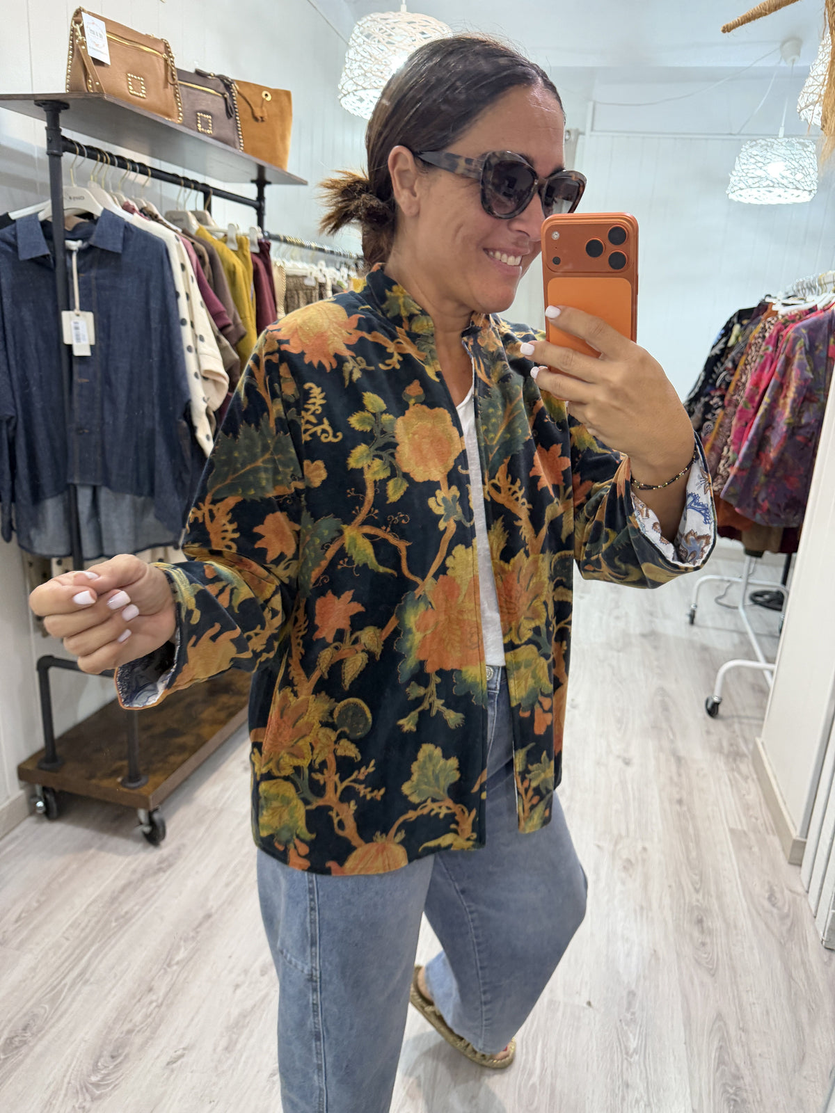 Chaqueta Suzani terciopelo estampado flores petróleo, caldera y mostaza