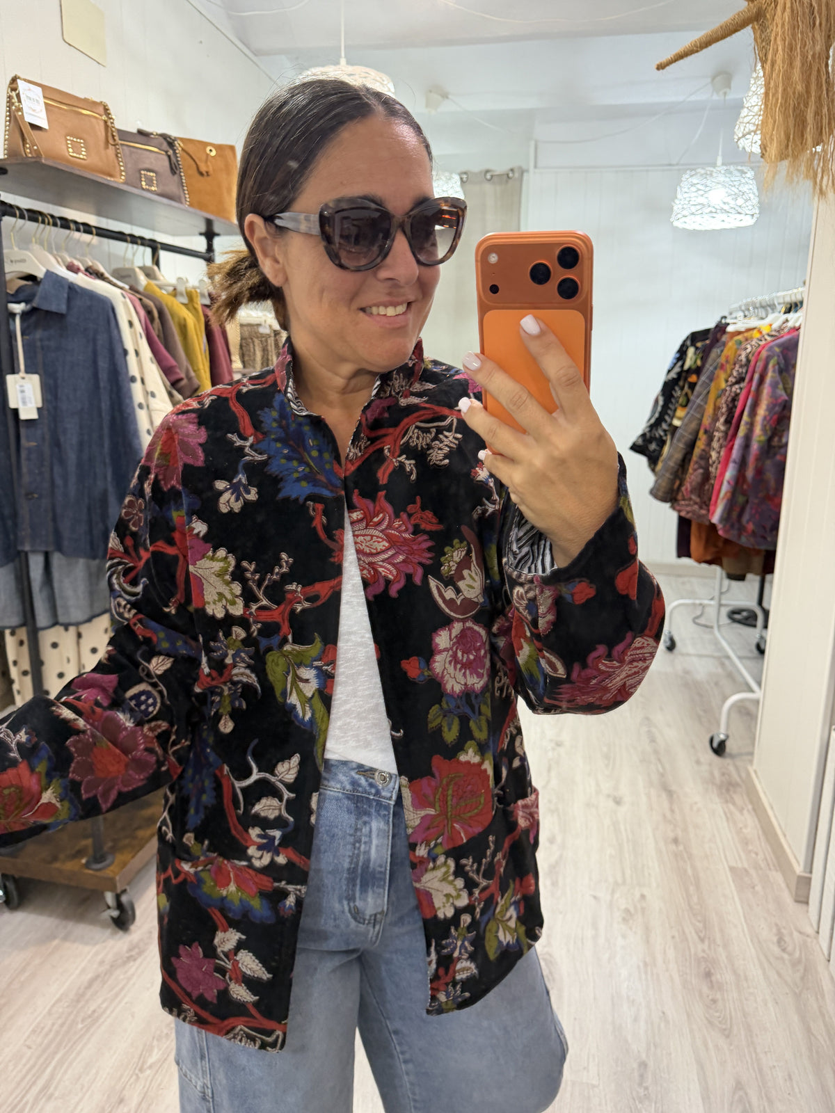 Chaqueta Suzani terciopelo estampado flores negro