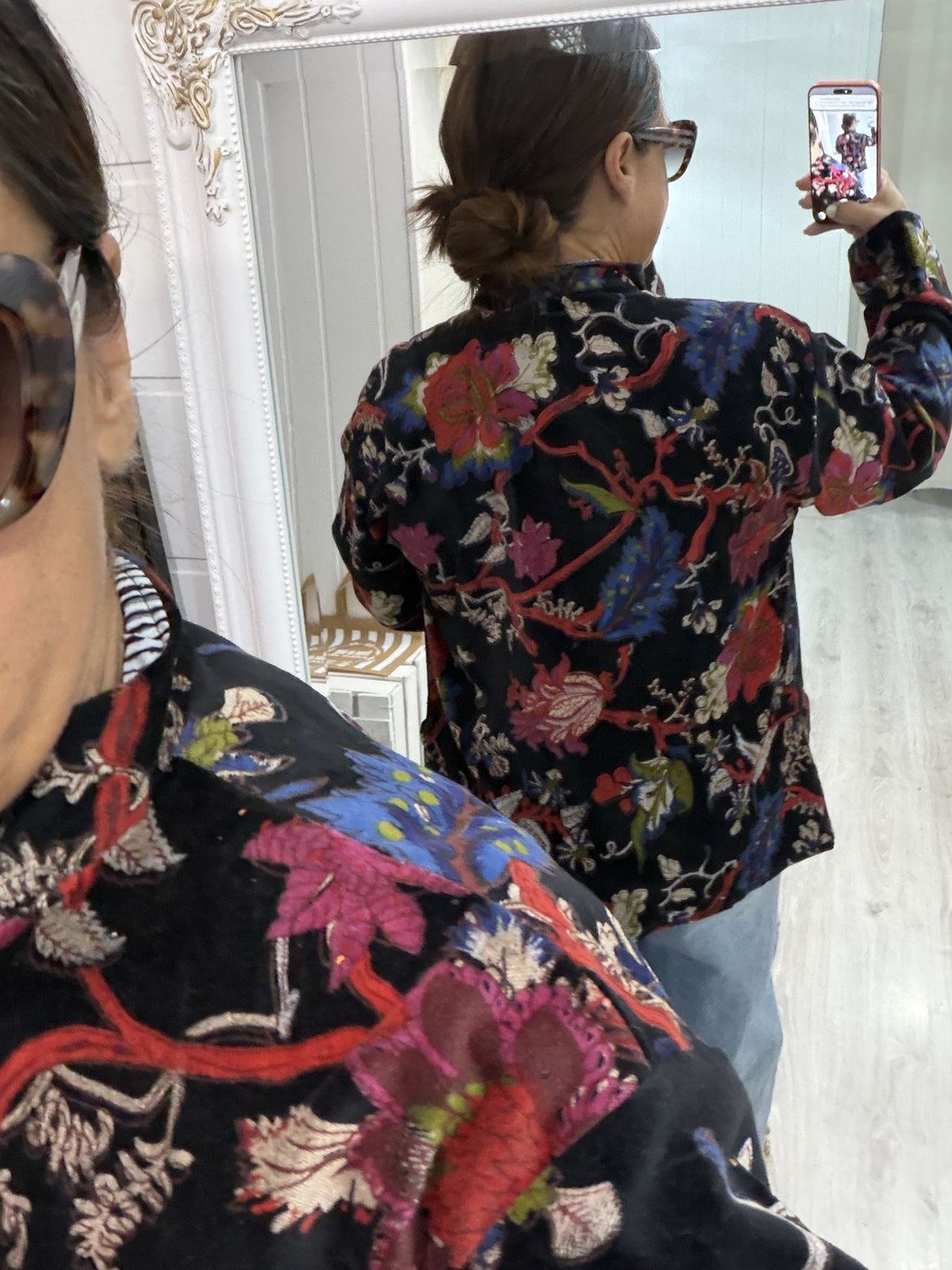 Chaqueta Suzani terciopelo estampado flores negro