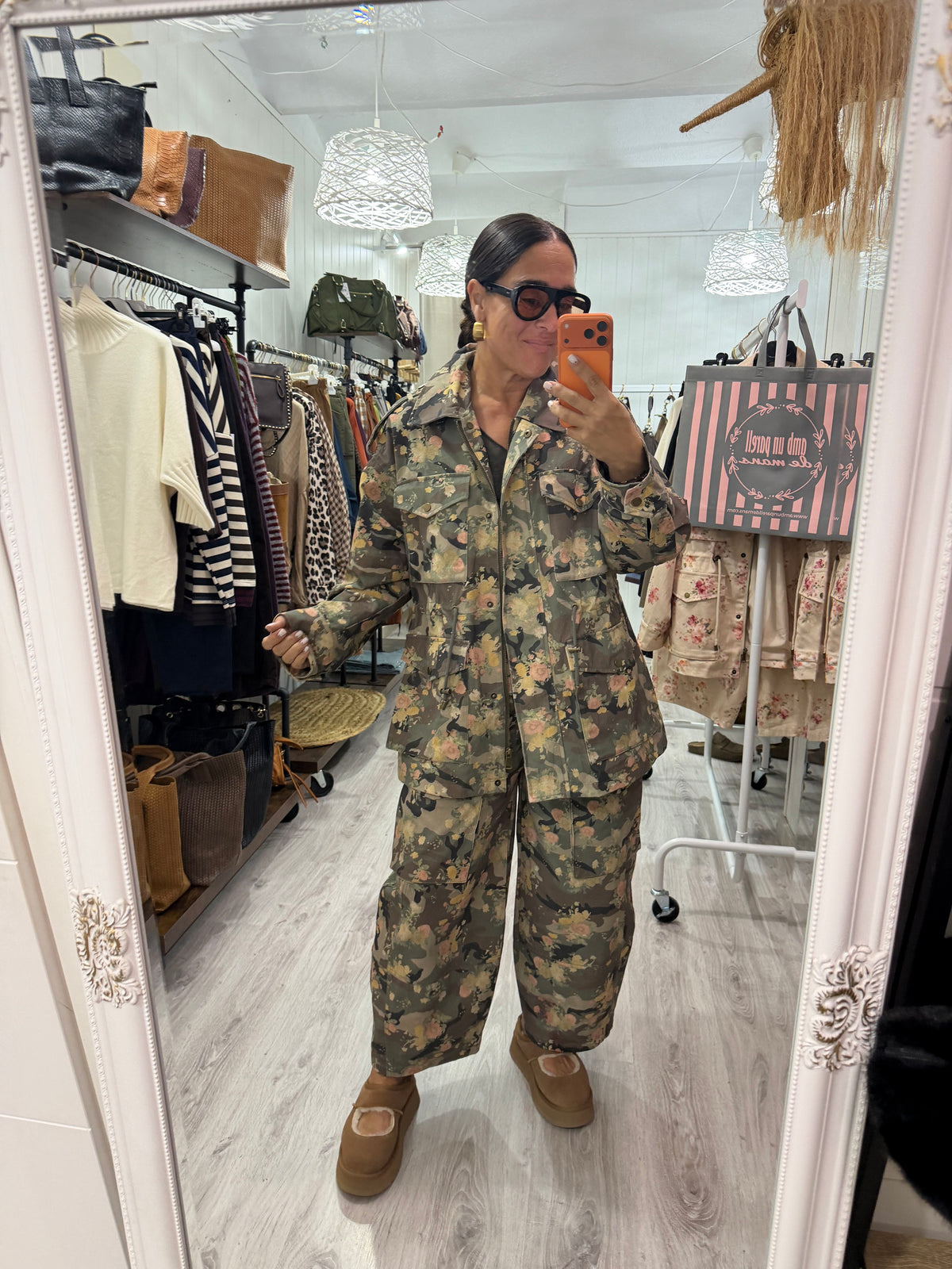 Pantalón cargo camuflaje floral