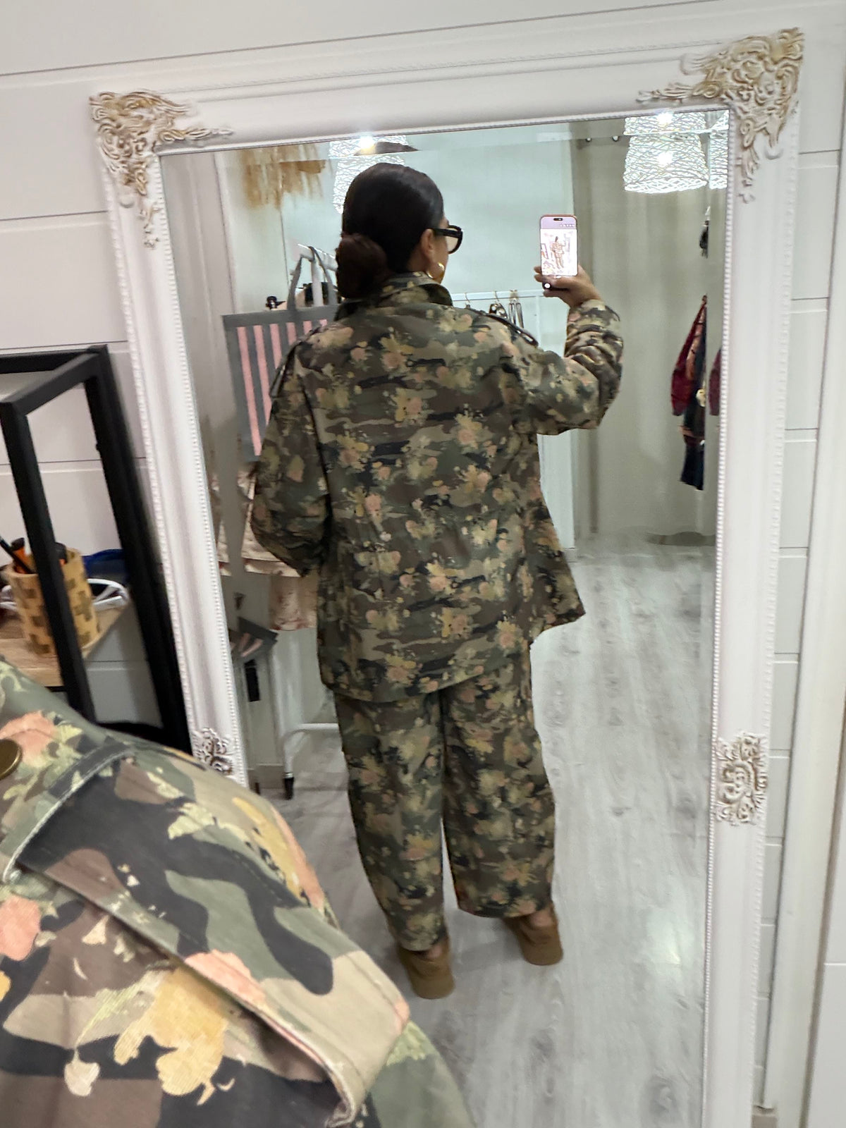 Pantalón cargo camuflaje floral