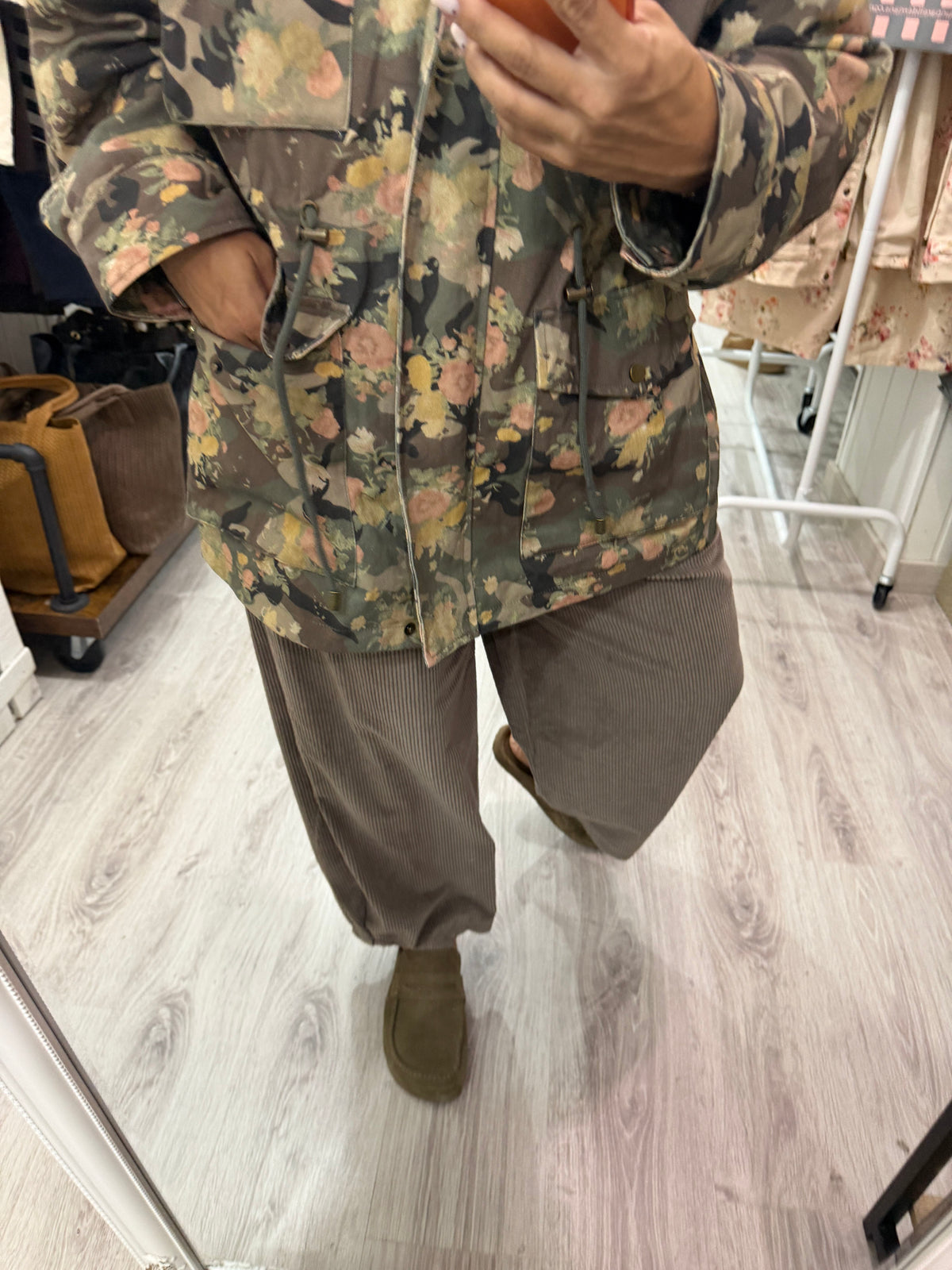 Chaqueta cargo camuflaje floral