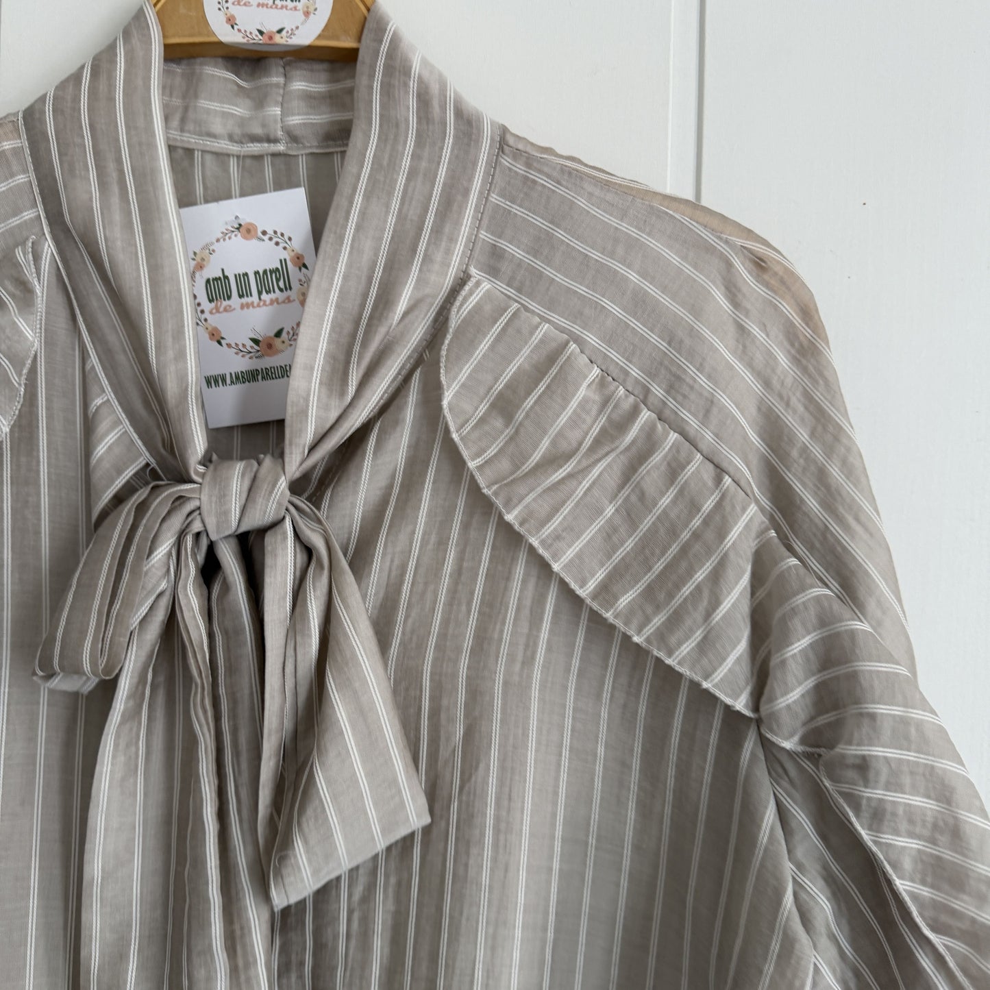 Blusa Rocío rayas beige