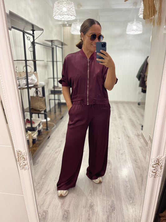 Conjunto Raso burdeos