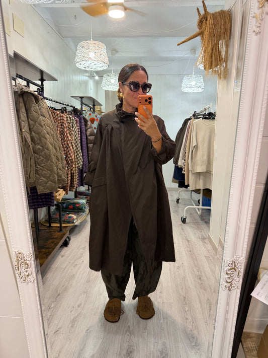Gabardina Kokoro oversize chocolate