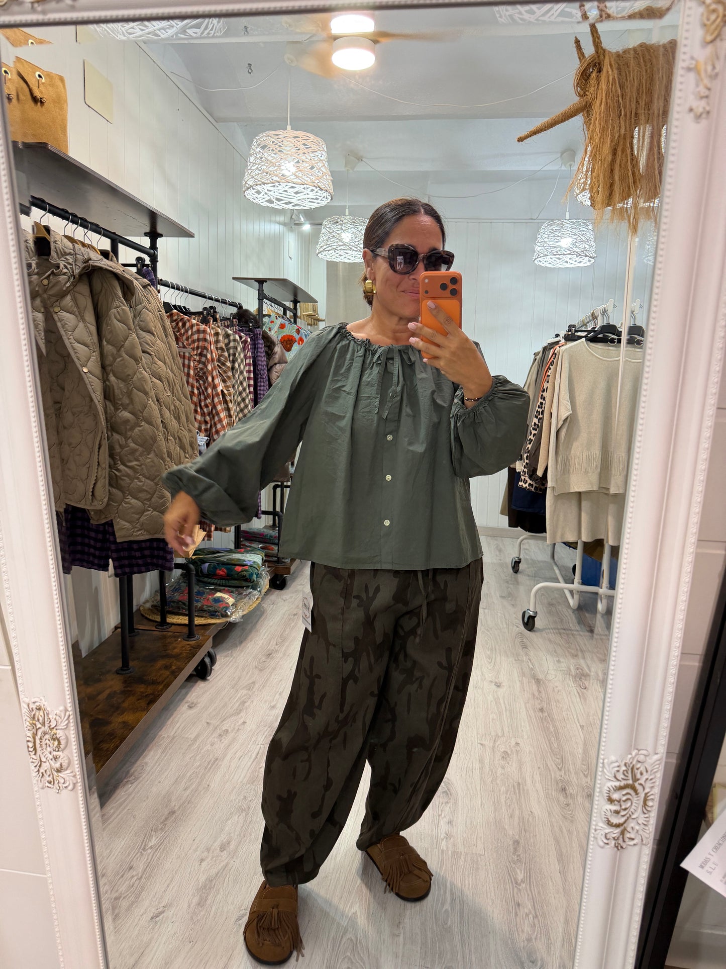 Blusa Aldaia kaki