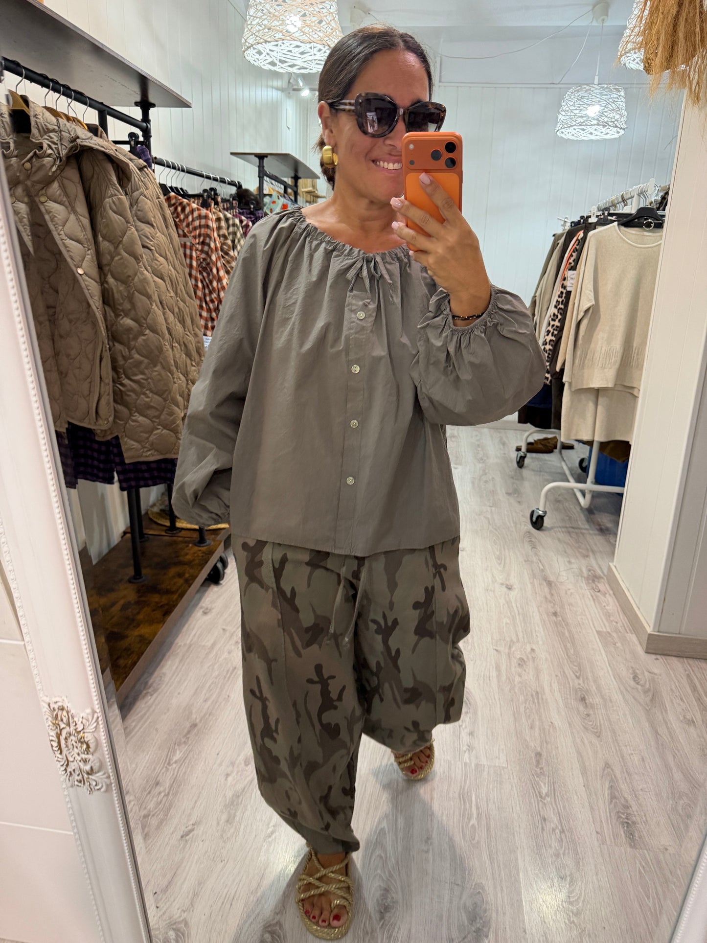 Blusa Aldaia taupe