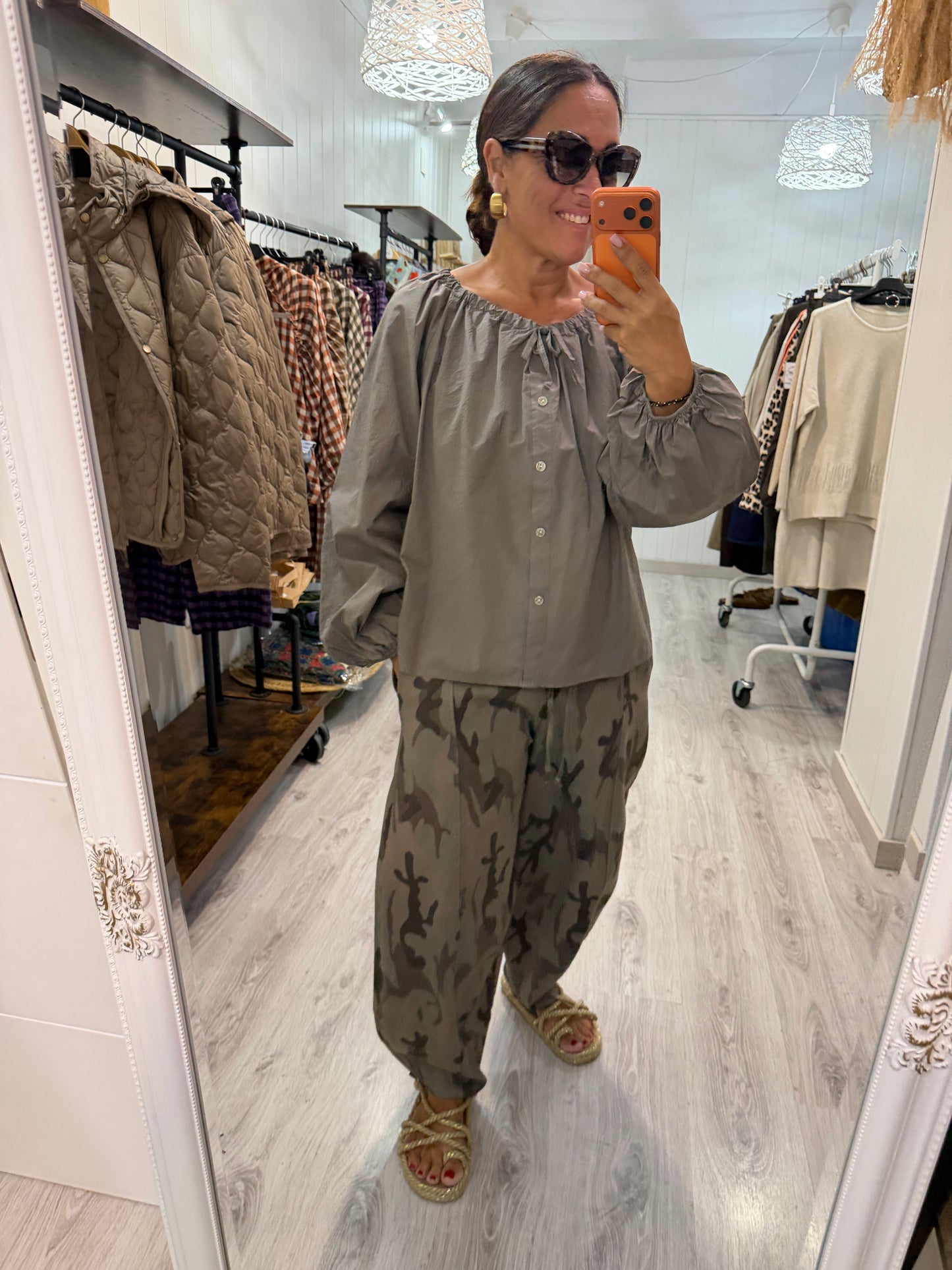 Blusa Aldaia taupe