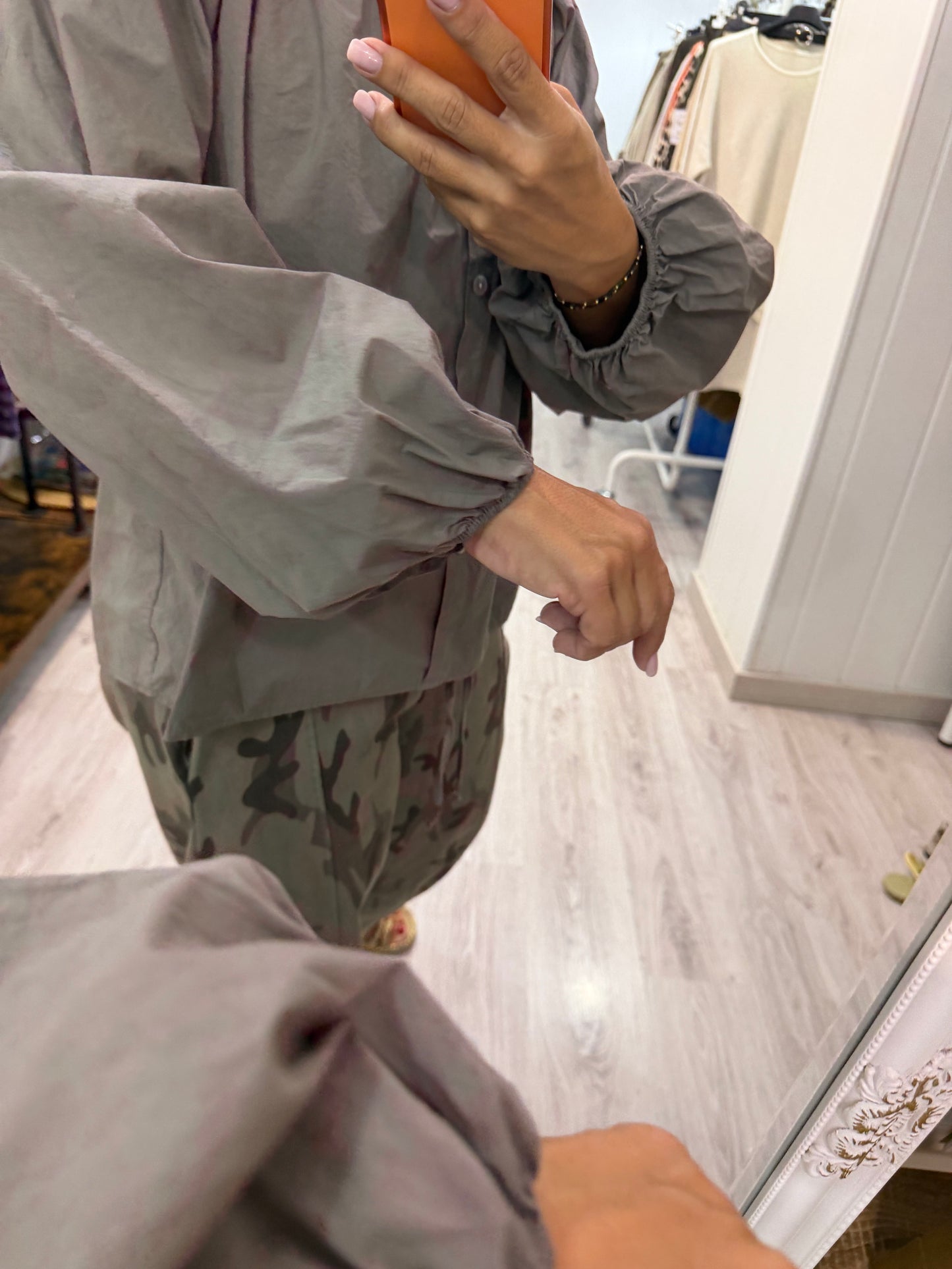 Blusa Aldaia taupe