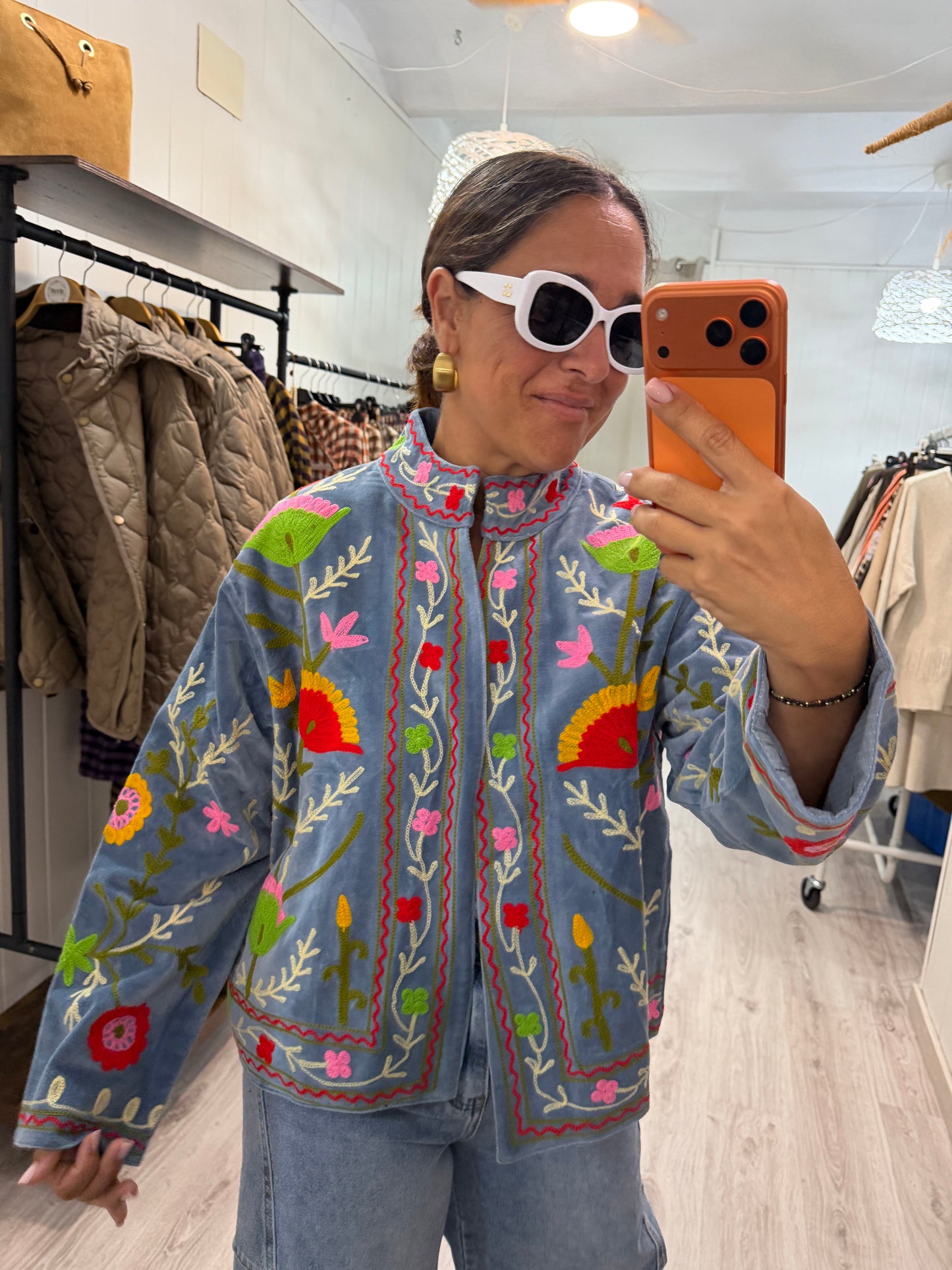 Chaqueta Suzani terciopelo azul jeans, fucsia, verde, amarillo y rojo