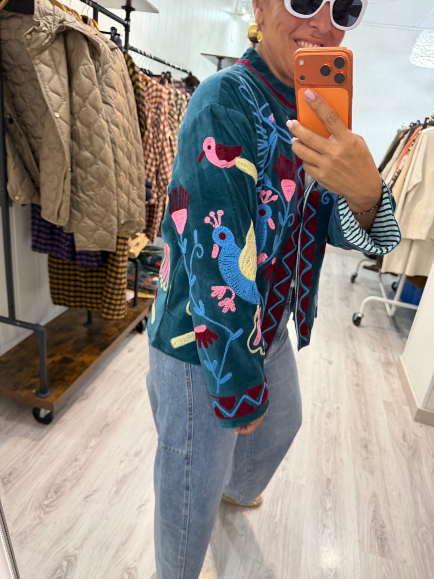 Chaqueta Suzani terciopelo petróleo aves, burdeos, azul, beige, fucsia