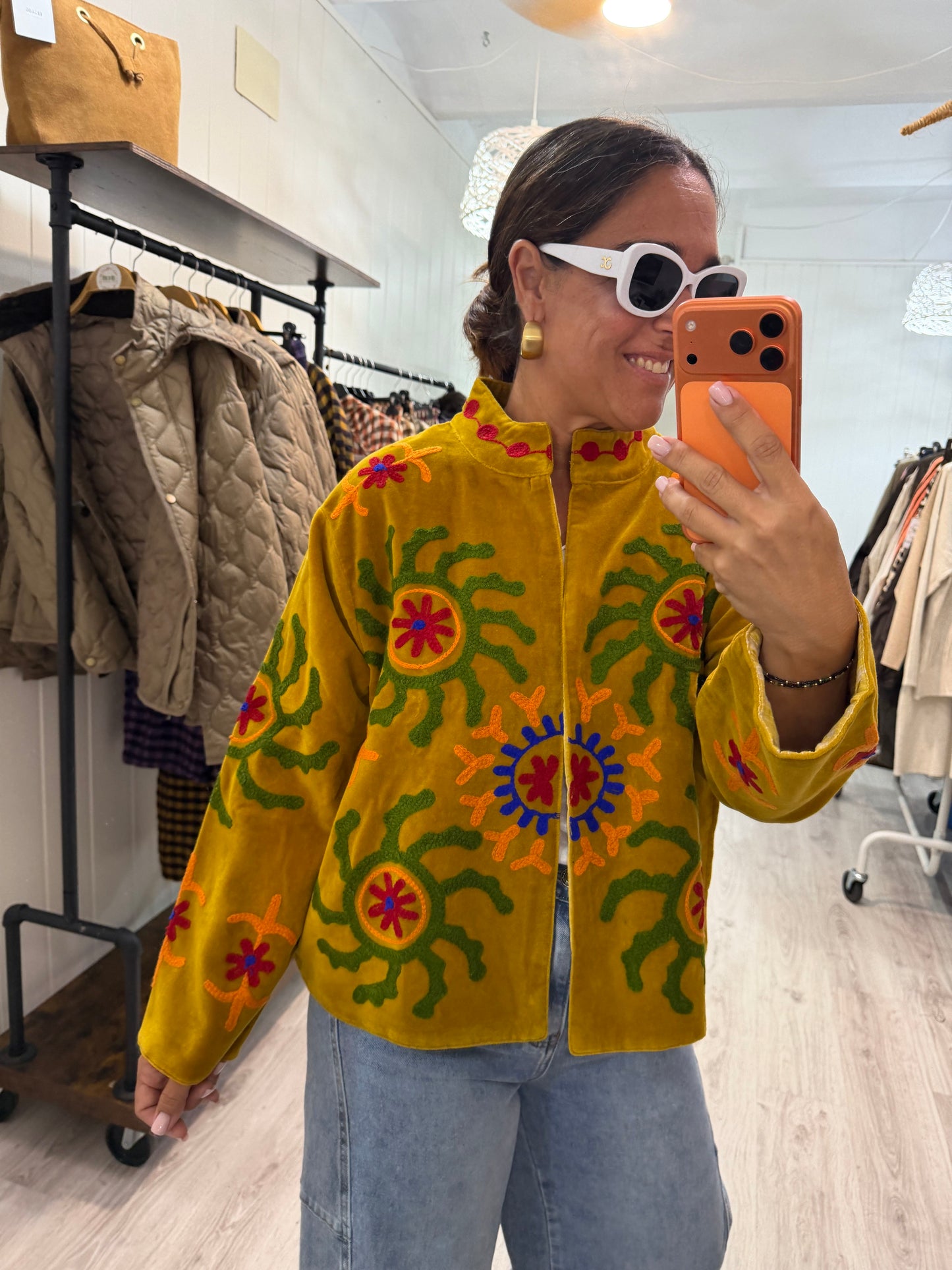 Chaqueta Suzani terciopelo mostaza soles