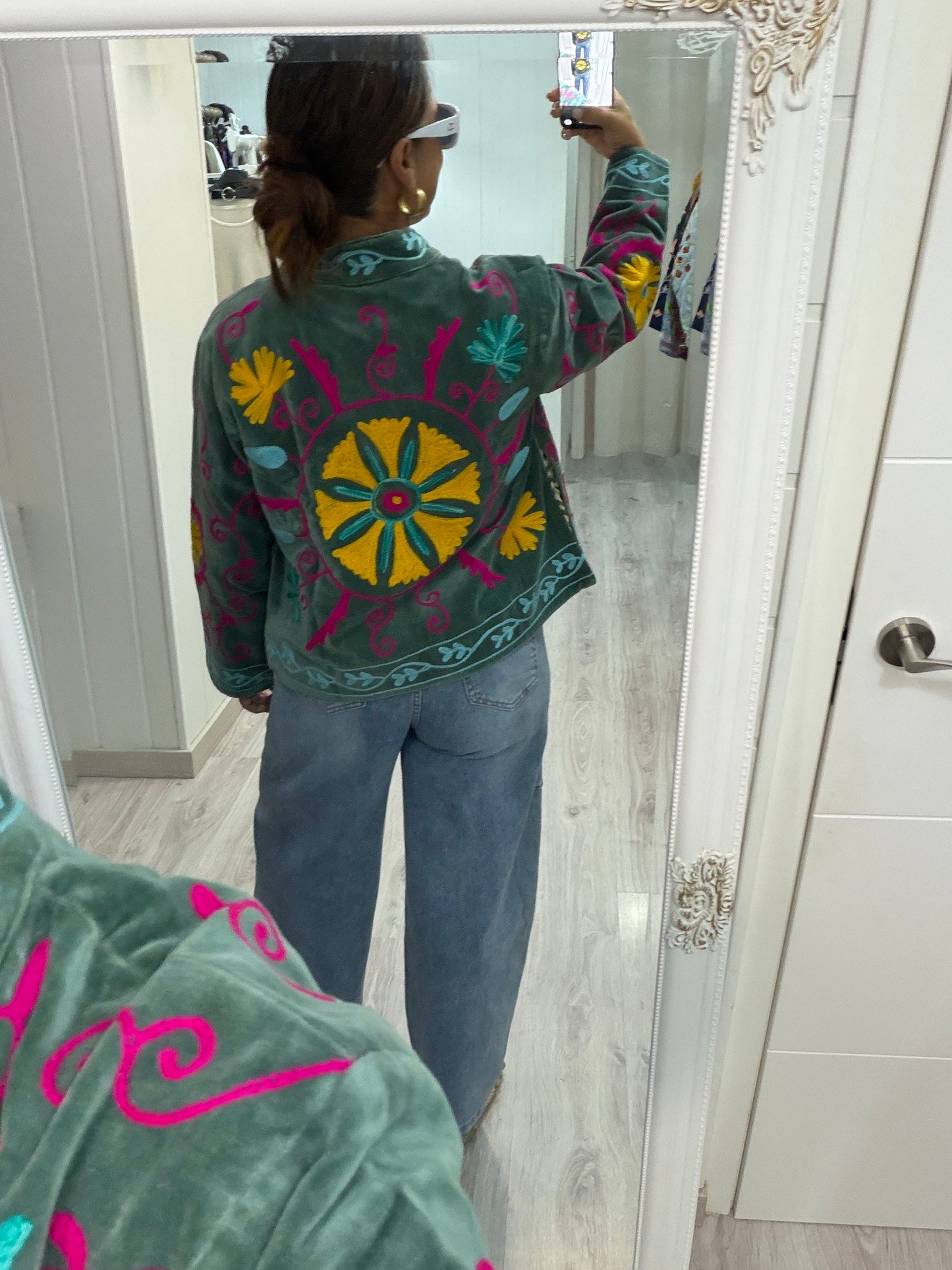 Chaqueta Suzani terciopelo turquesa, fucsia, amarillo