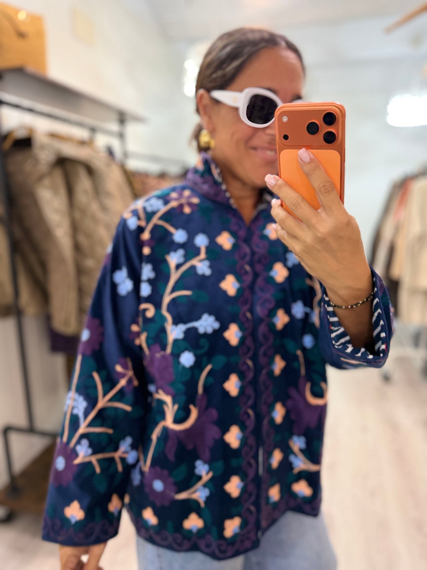 Chaqueta Suzani terciopelo marino, salmón, berenjena y celeste