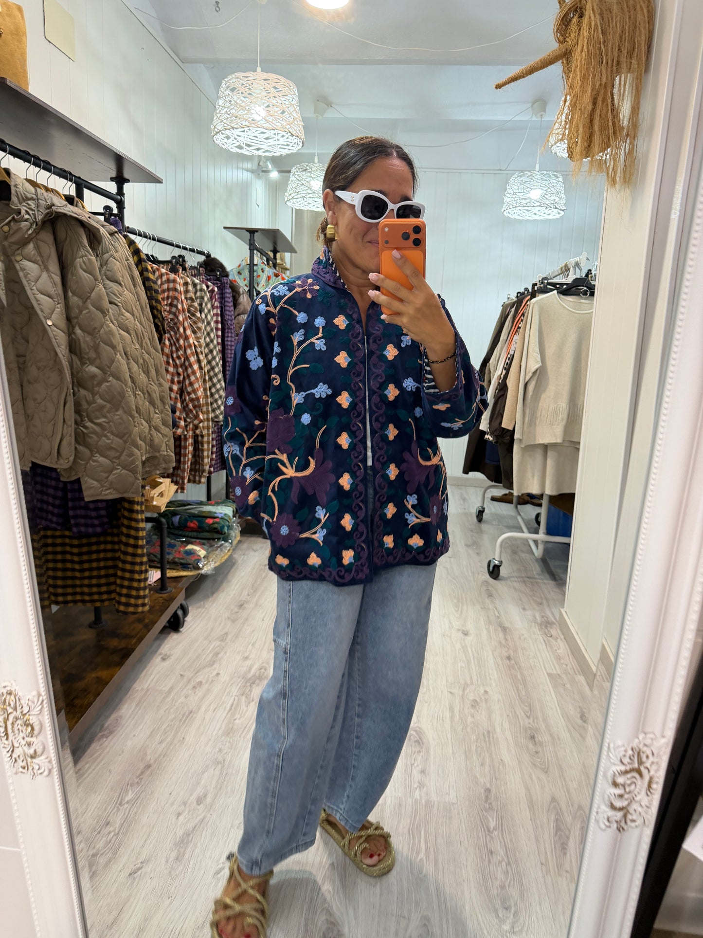 Chaqueta Suzani terciopelo marino, salmón, berenjena y celeste